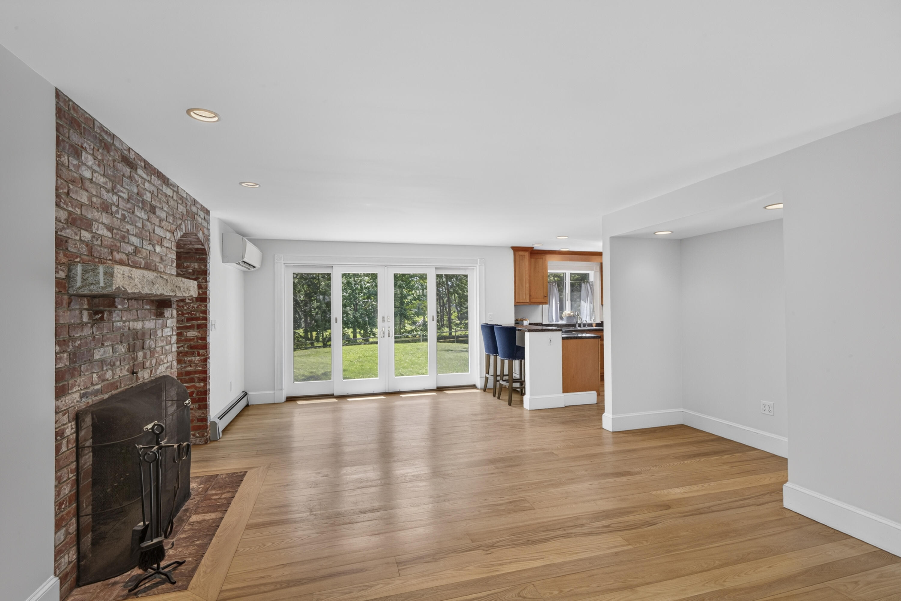 60 Harbour Hill Drive