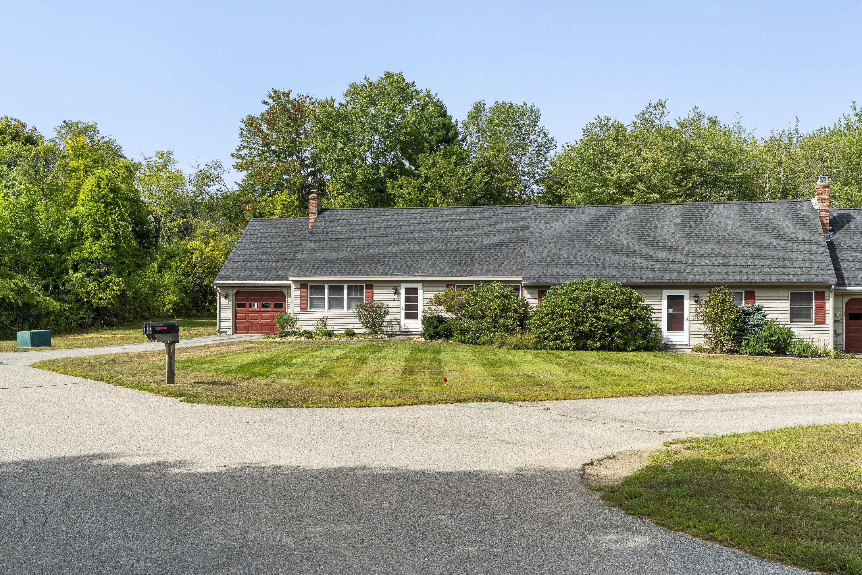 8 Riverbend Drive 8
