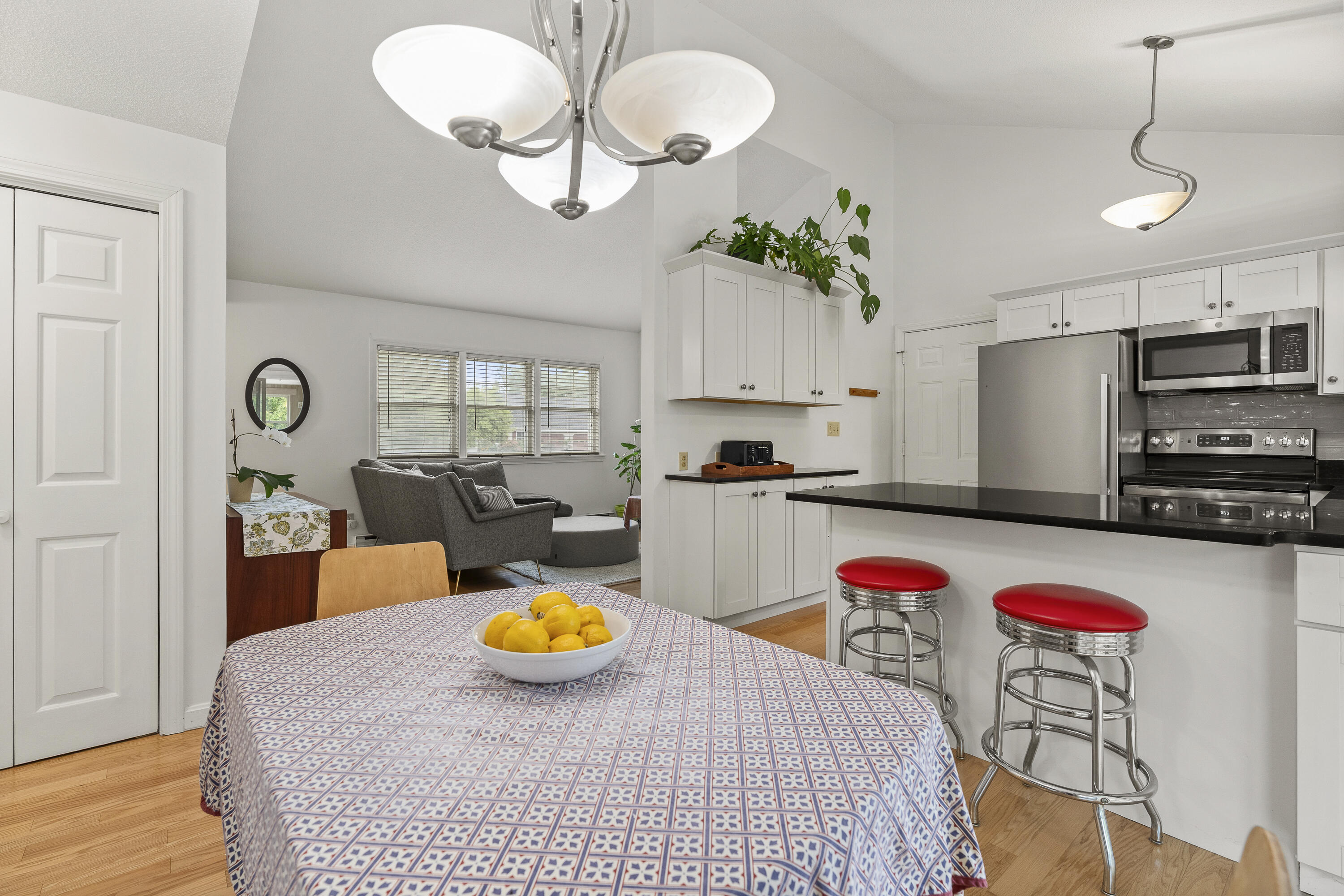 8 Riverbend Drive 8