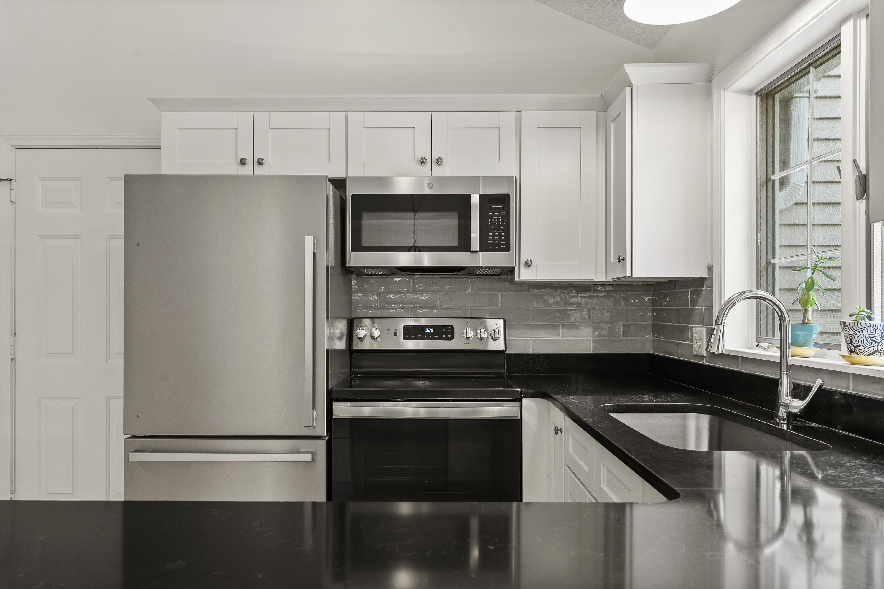 8 Riverbend Drive 8