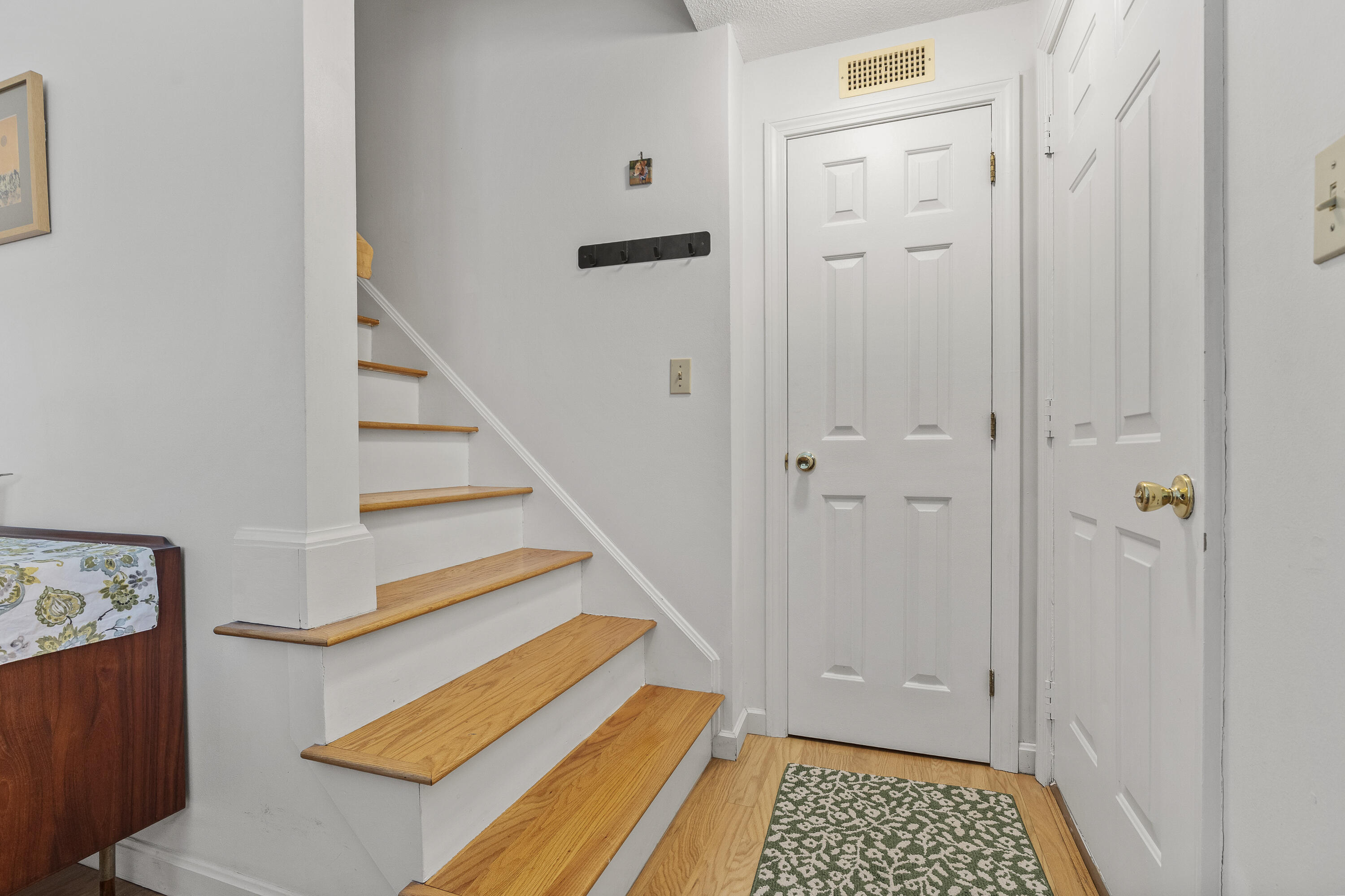 8 Riverbend Drive 8