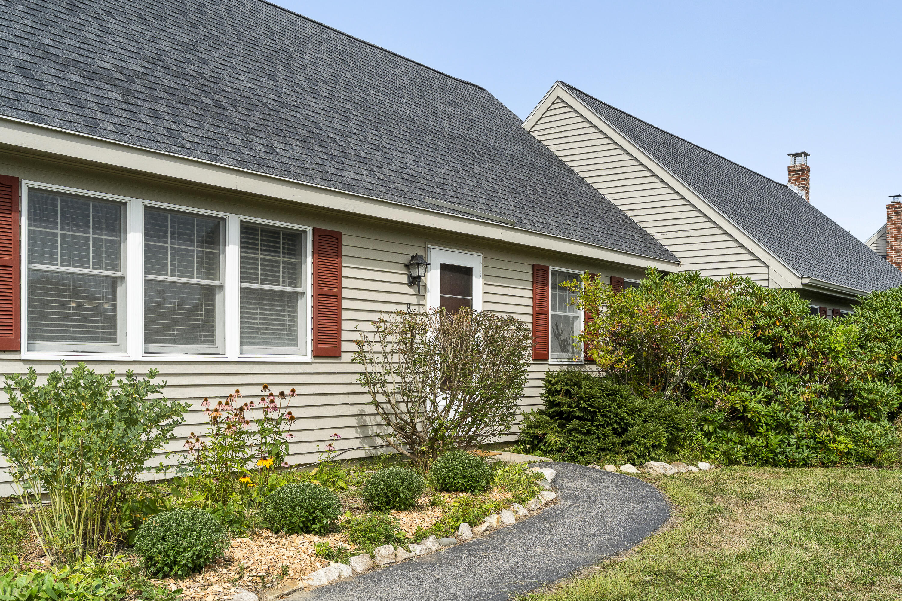8 Riverbend Drive 8