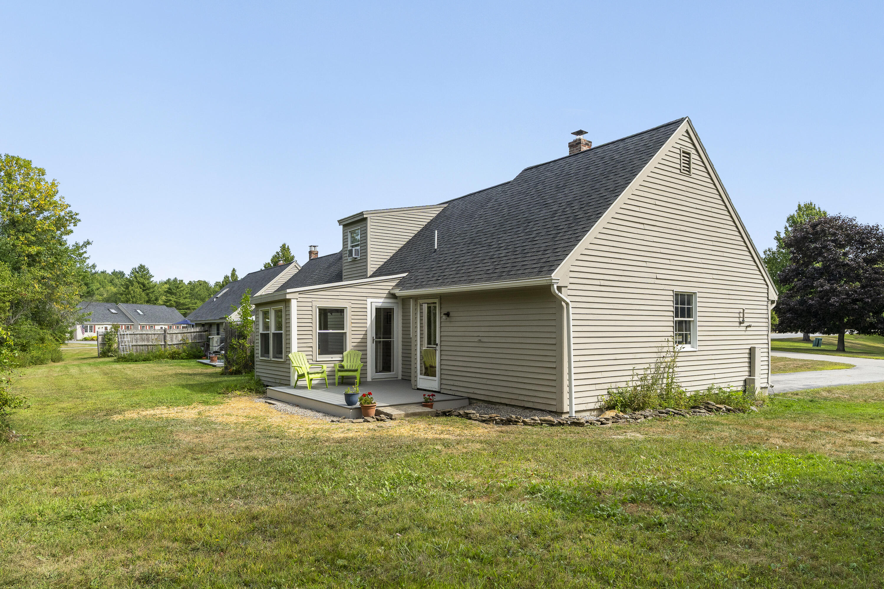 8 Riverbend Drive 8