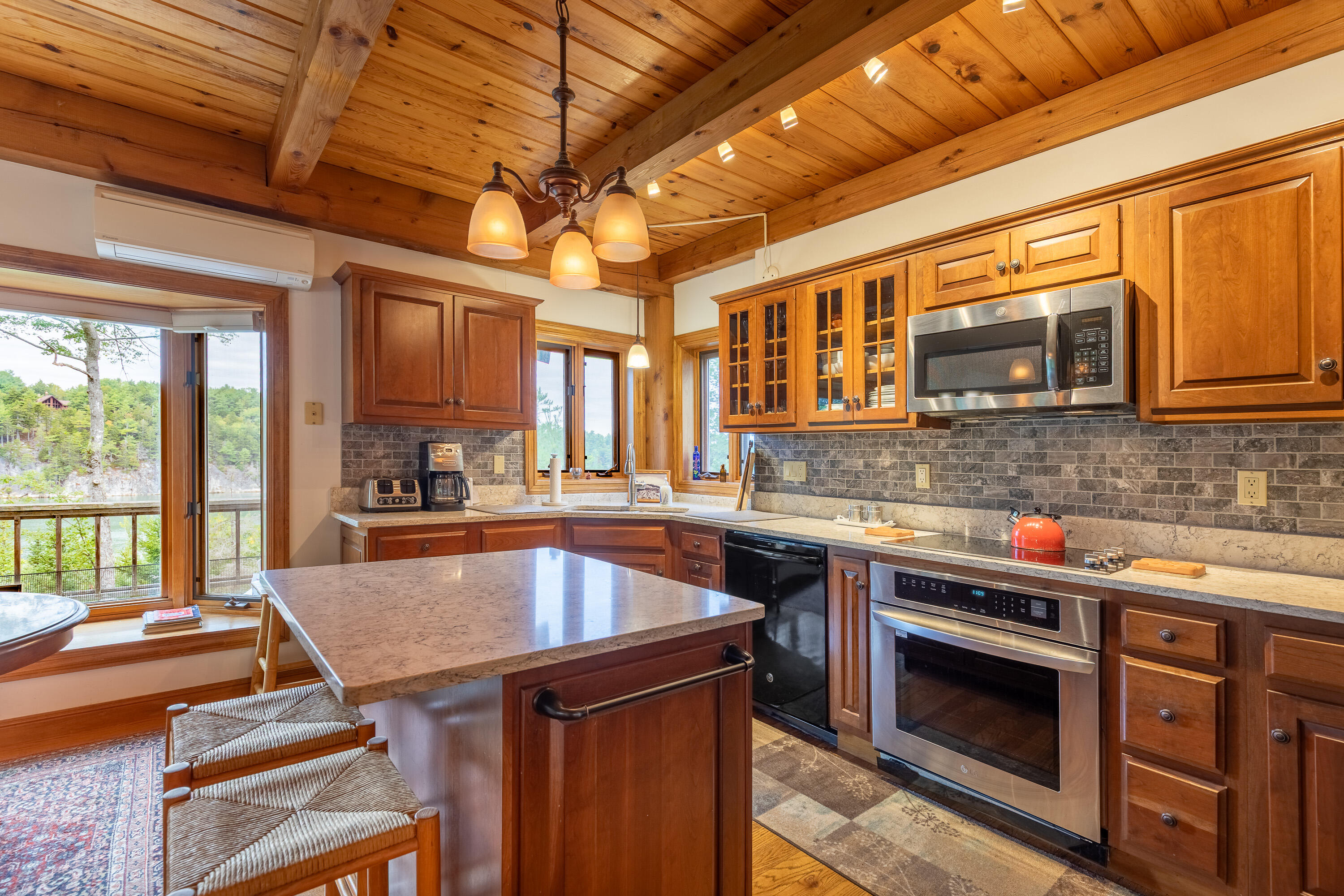 17 River Wind Lane