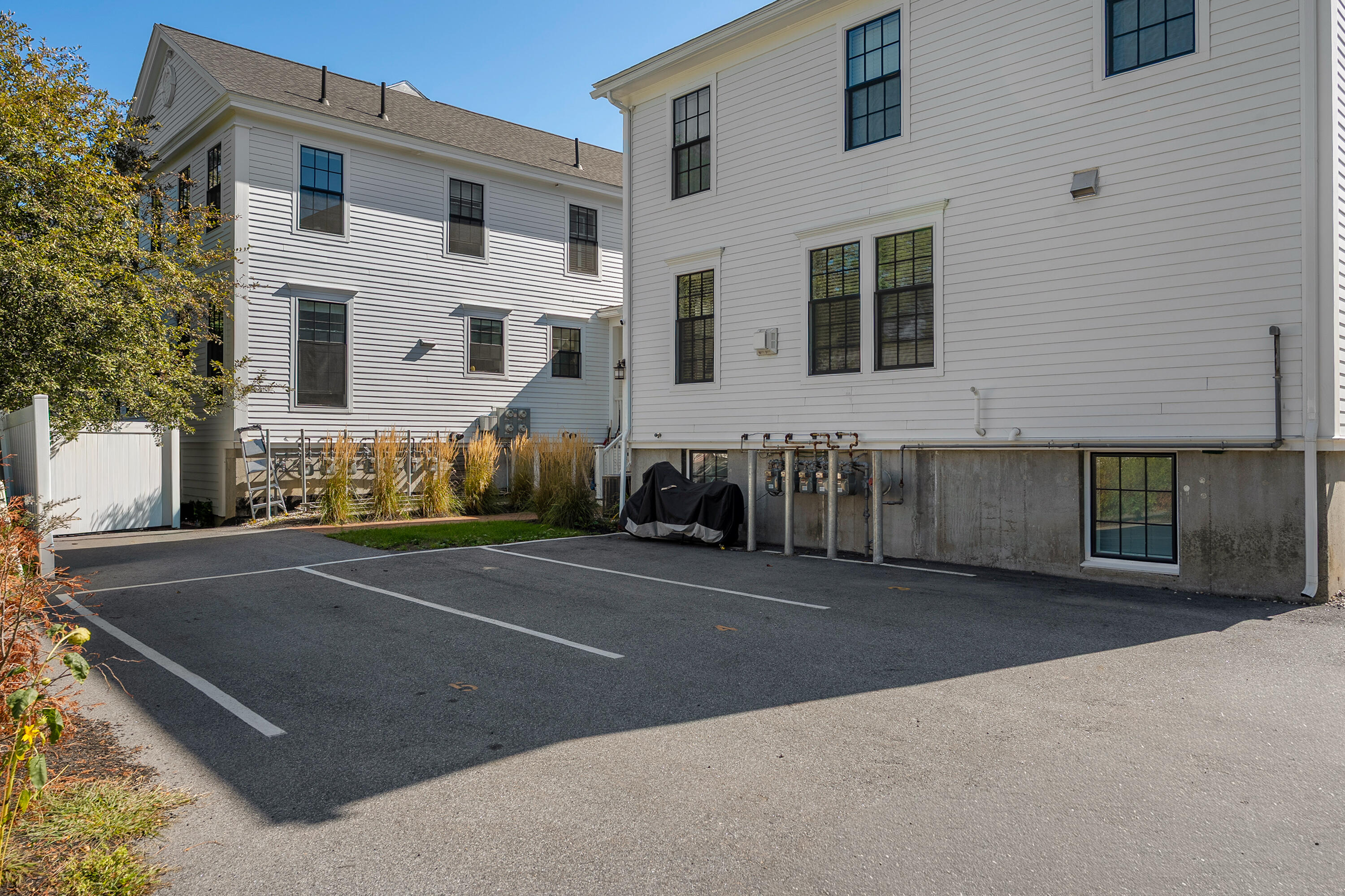 153 Main Street 4