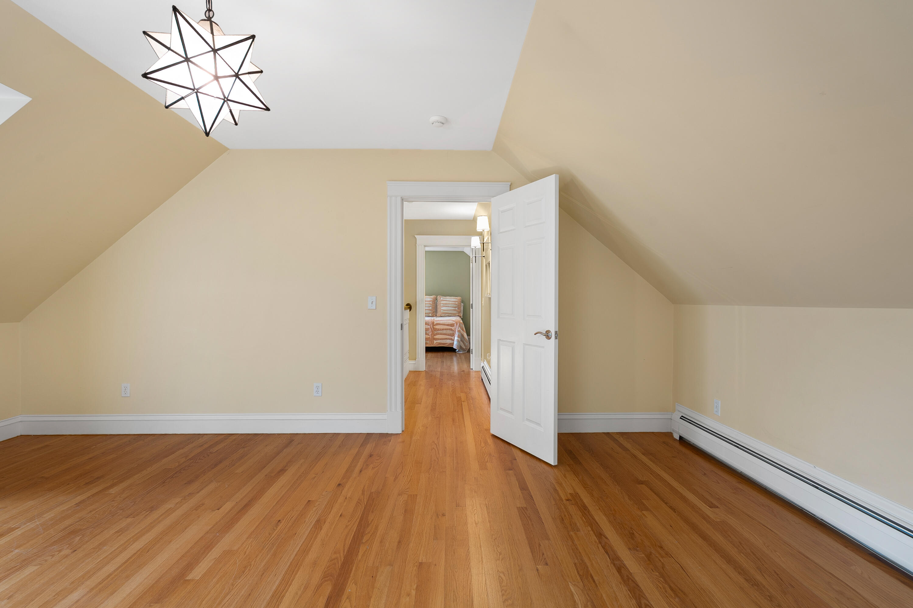 133 Hawthorne Lane