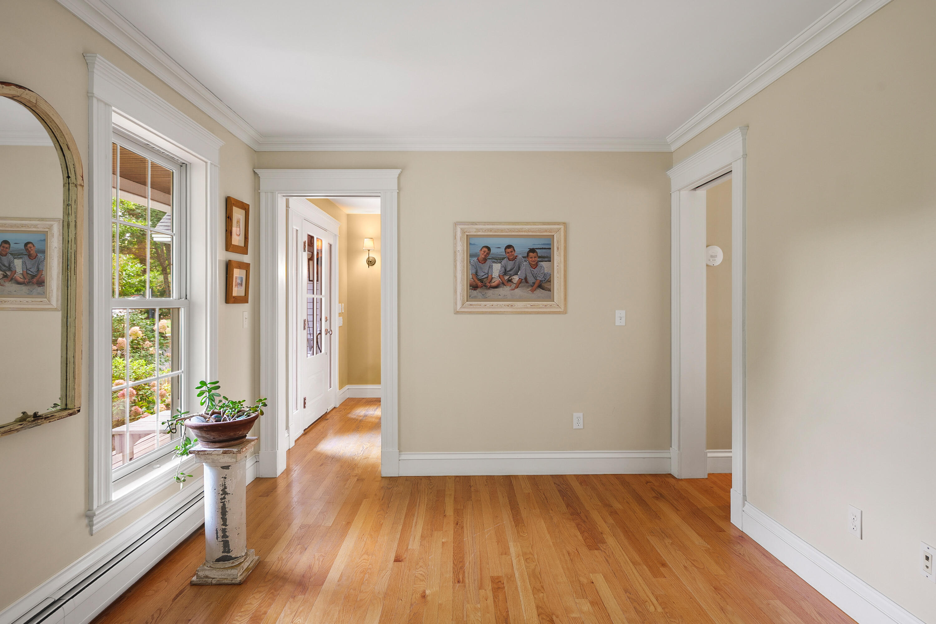133 Hawthorne Lane
