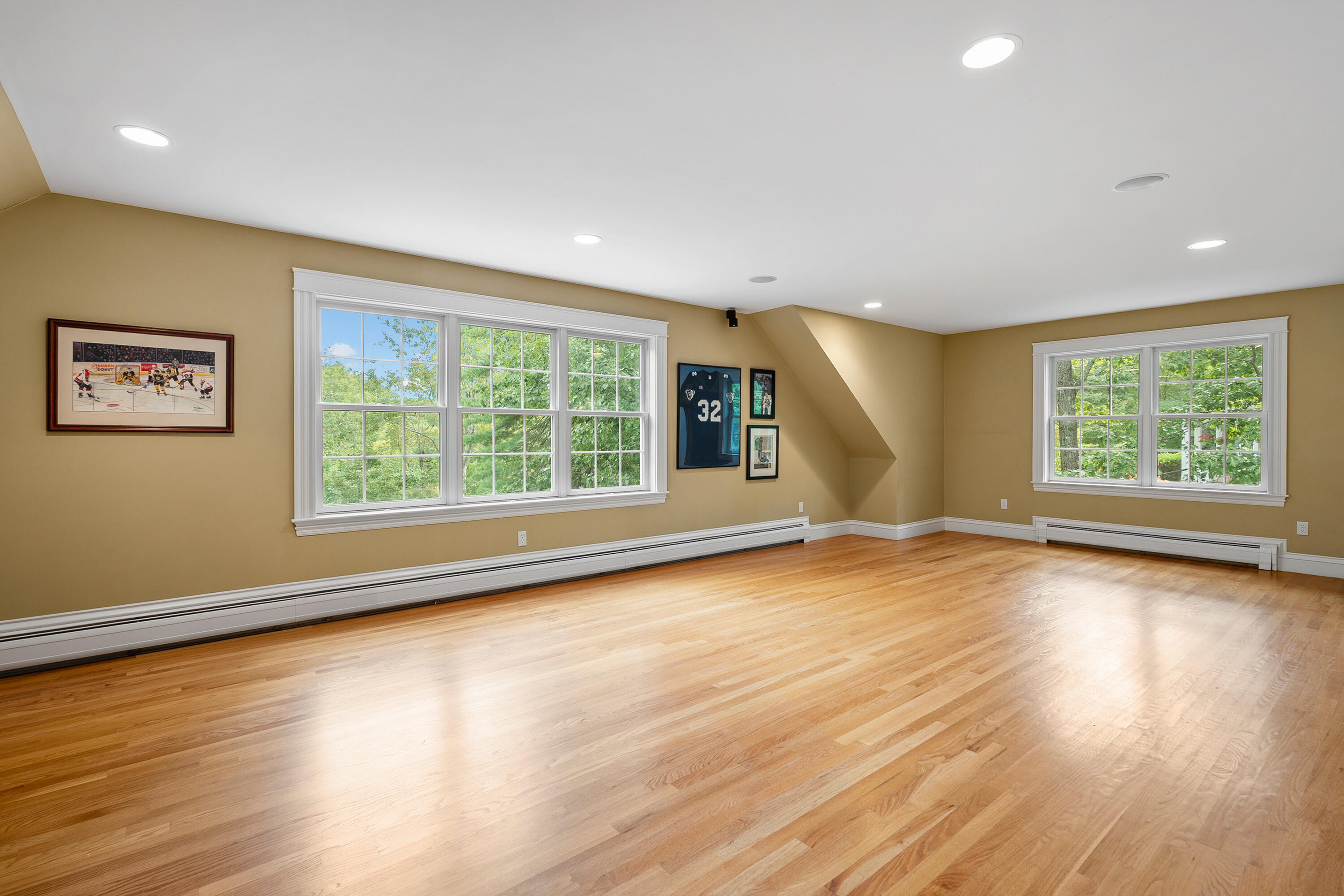 133 Hawthorne Lane