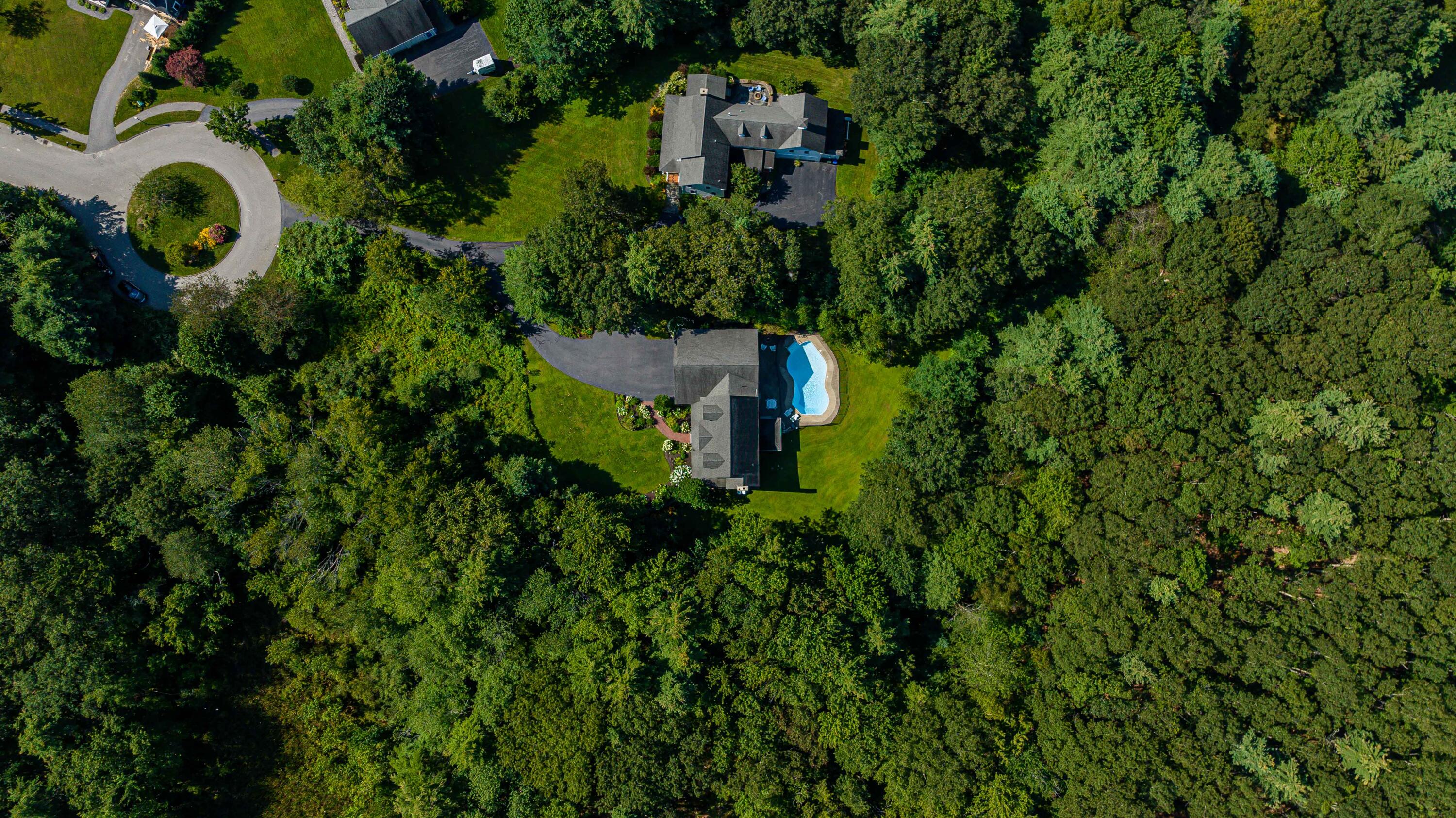 133 Hawthorne Lane