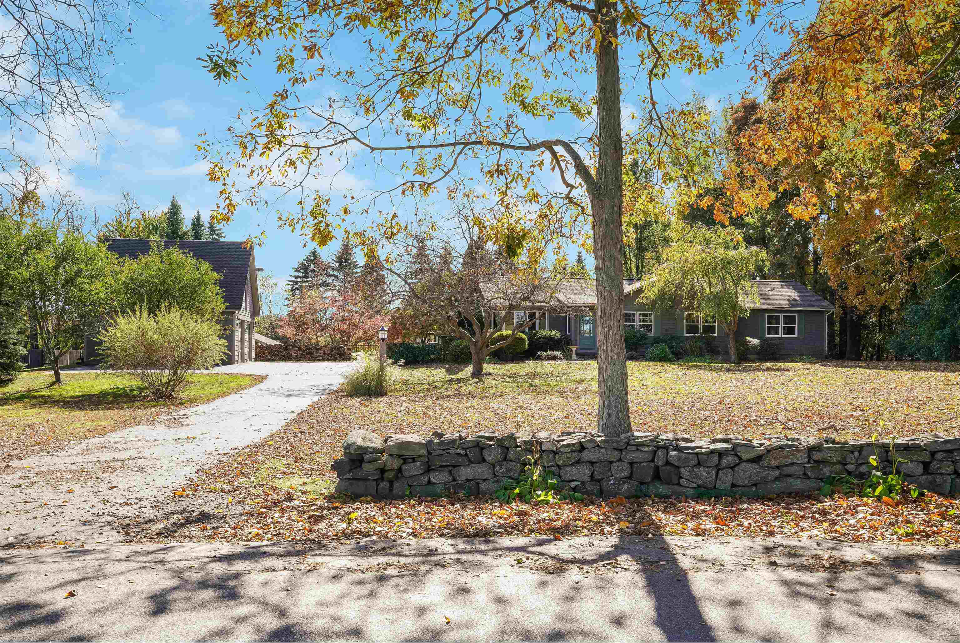 15 River Road