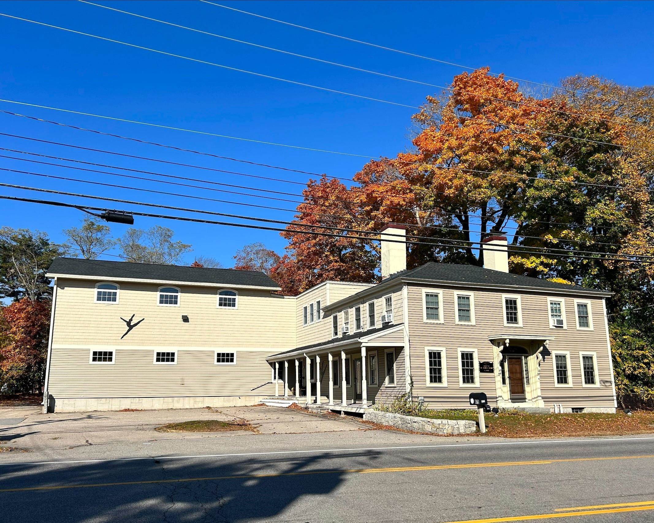 875 Lafayette Road