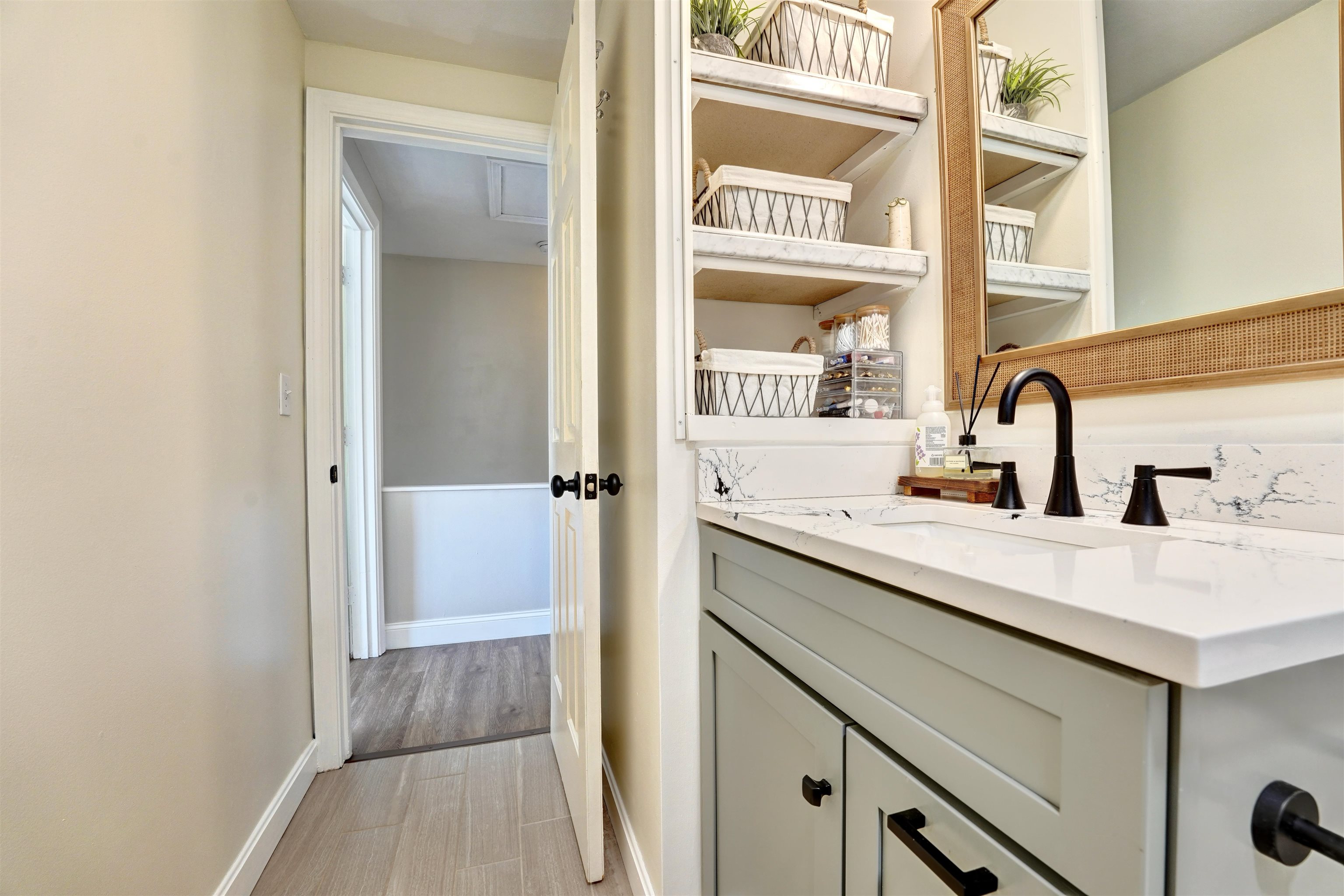 777 Middle Road Unit: 70