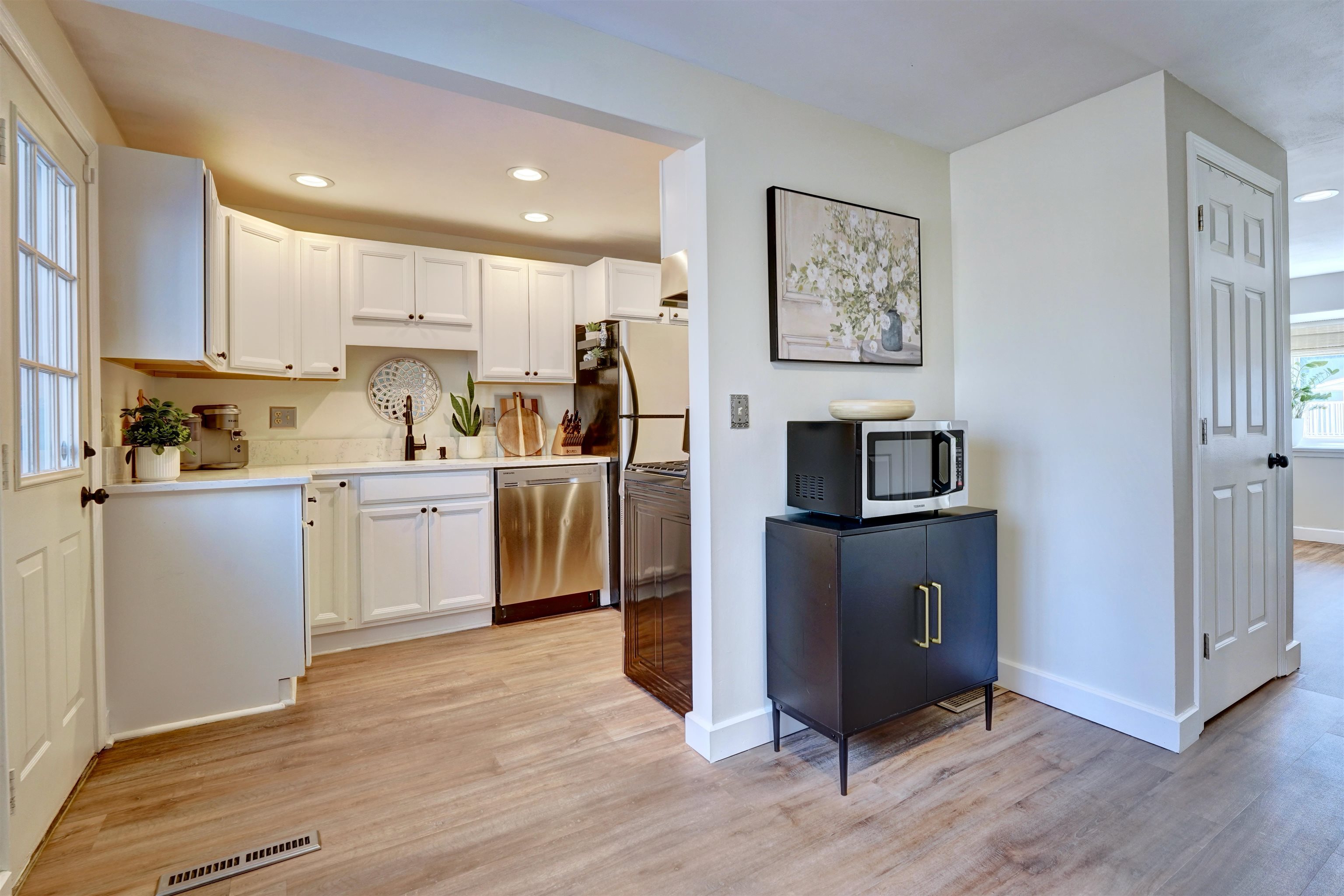 777 Middle Road Unit: 70