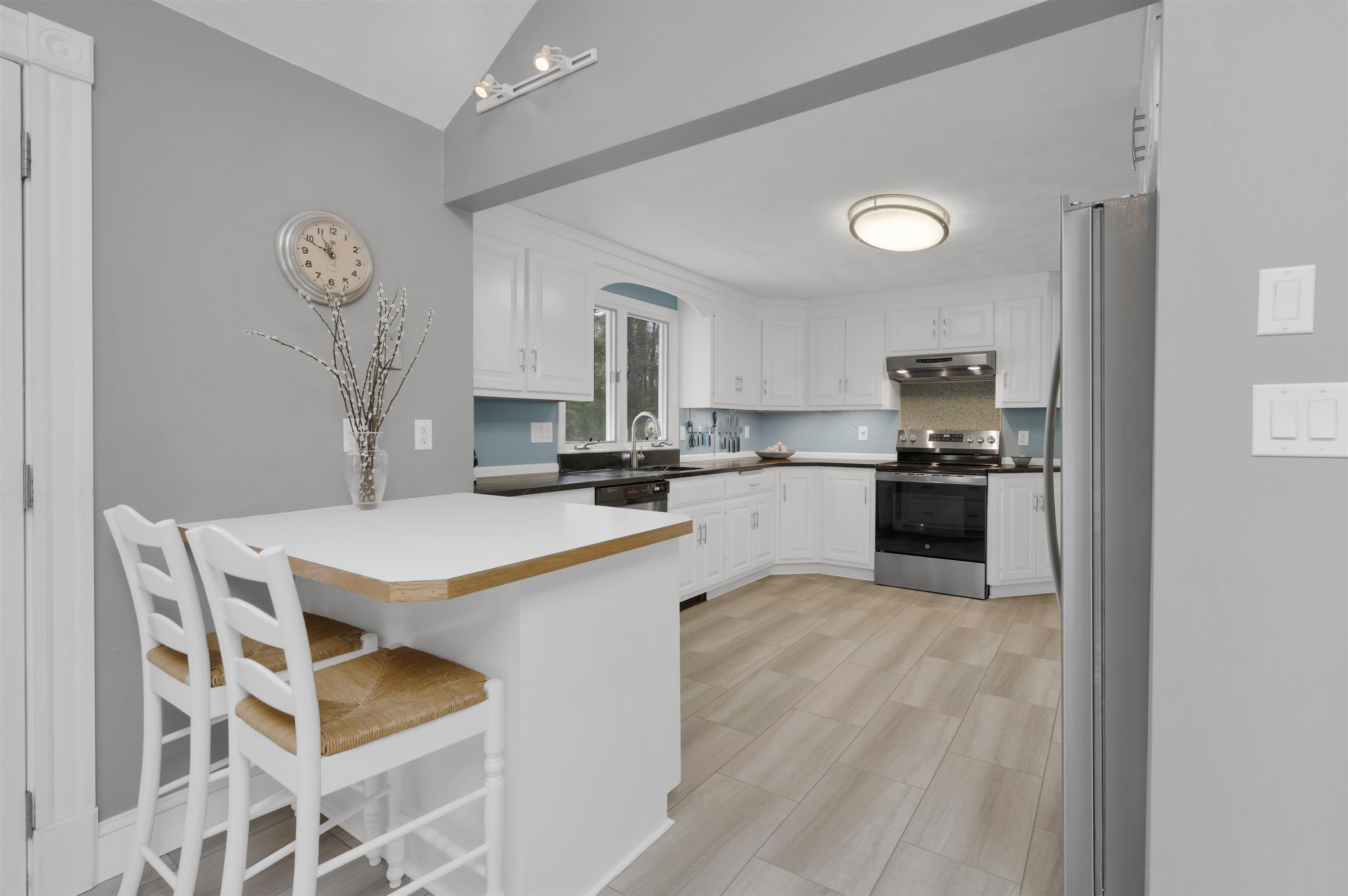 12 Thelma Drive