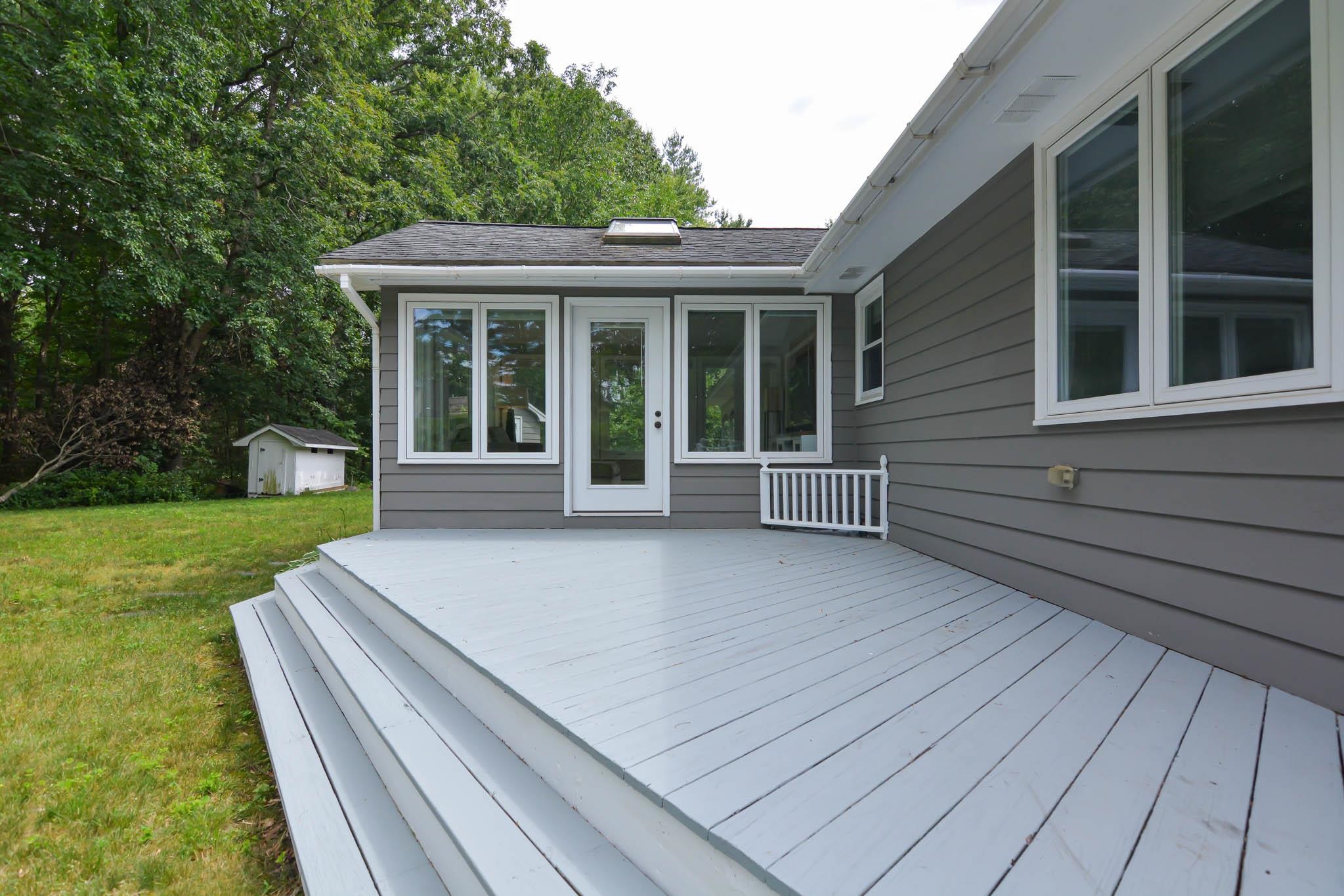 8 Sundale Drive