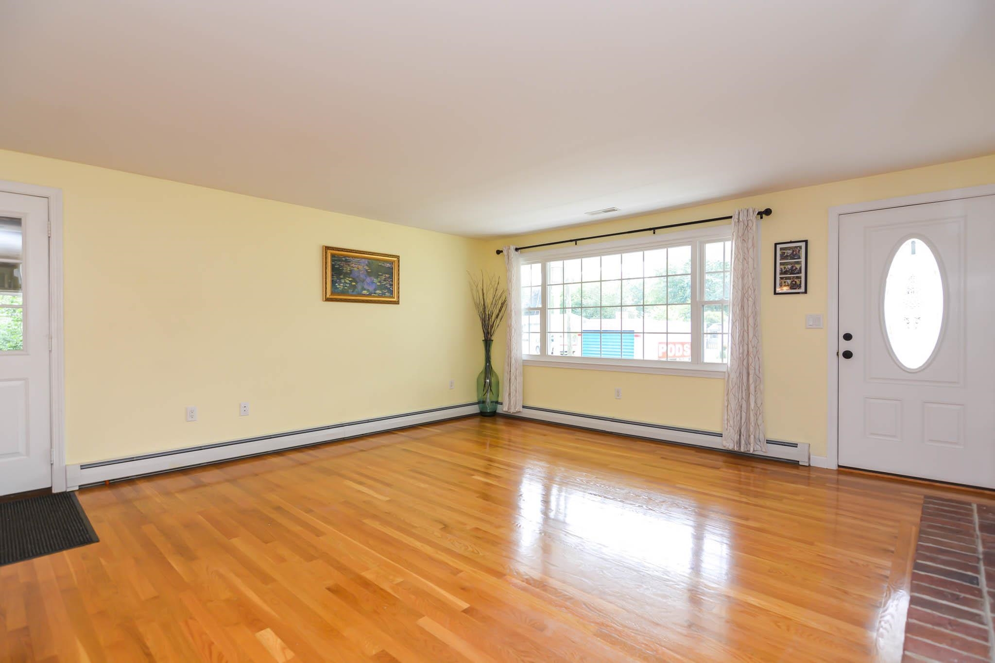 8 Sundale Drive