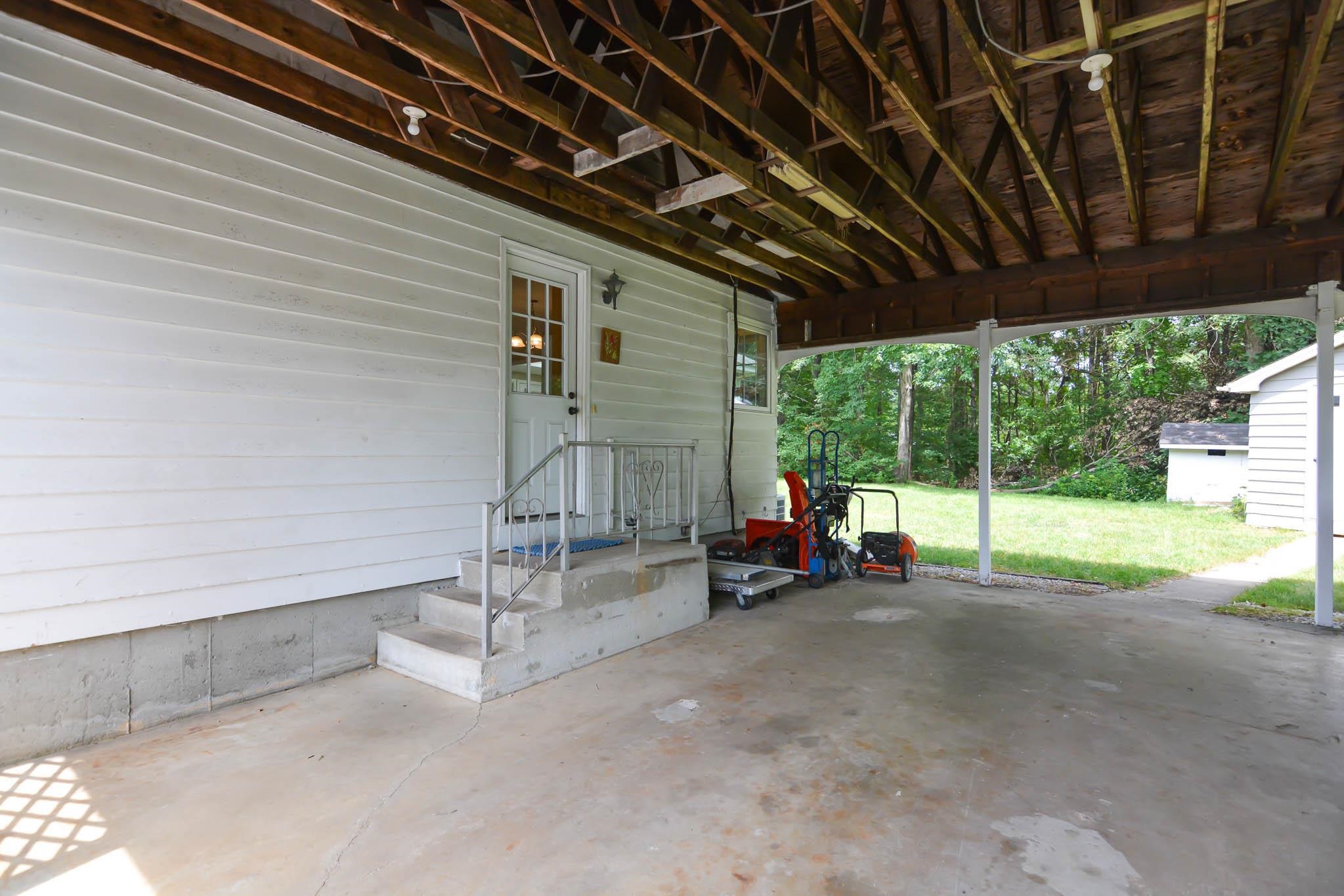 8 Sundale Drive