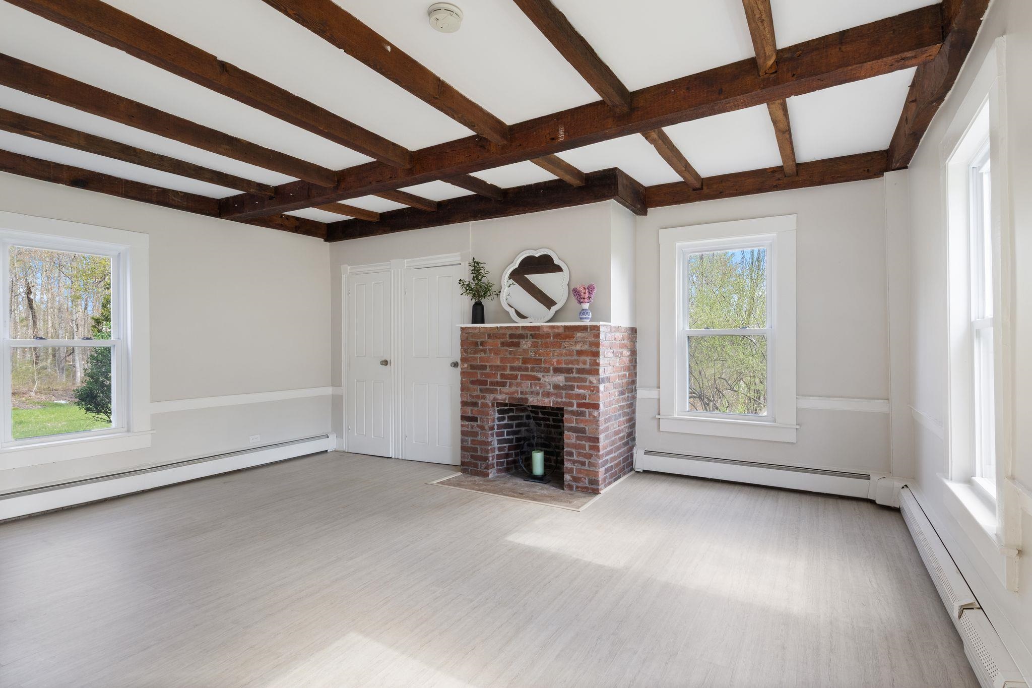 102 Mountain Road