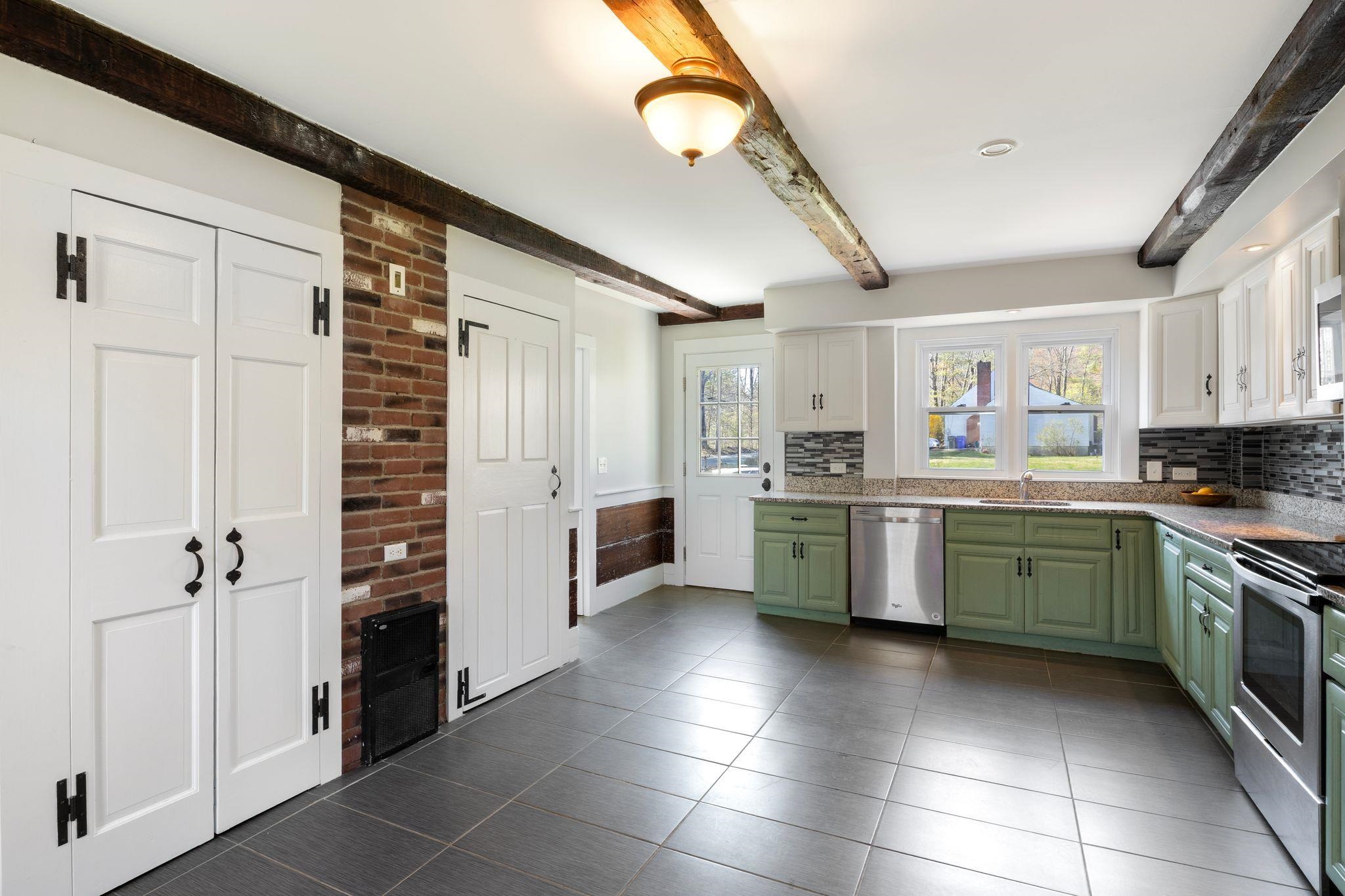 102 Mountain Road