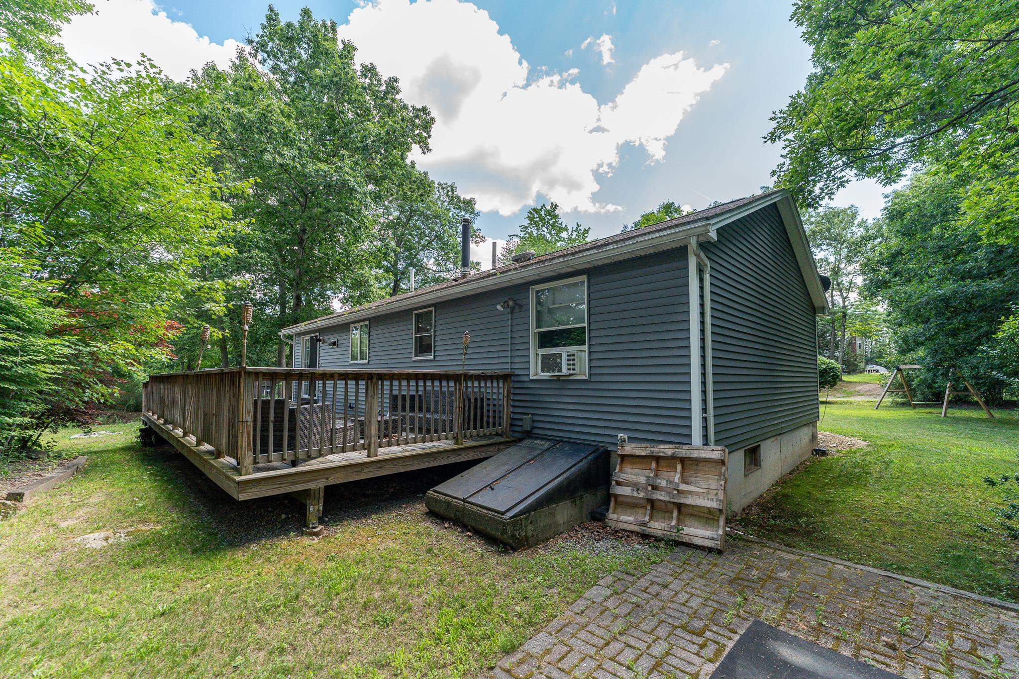7 Woods Avenue