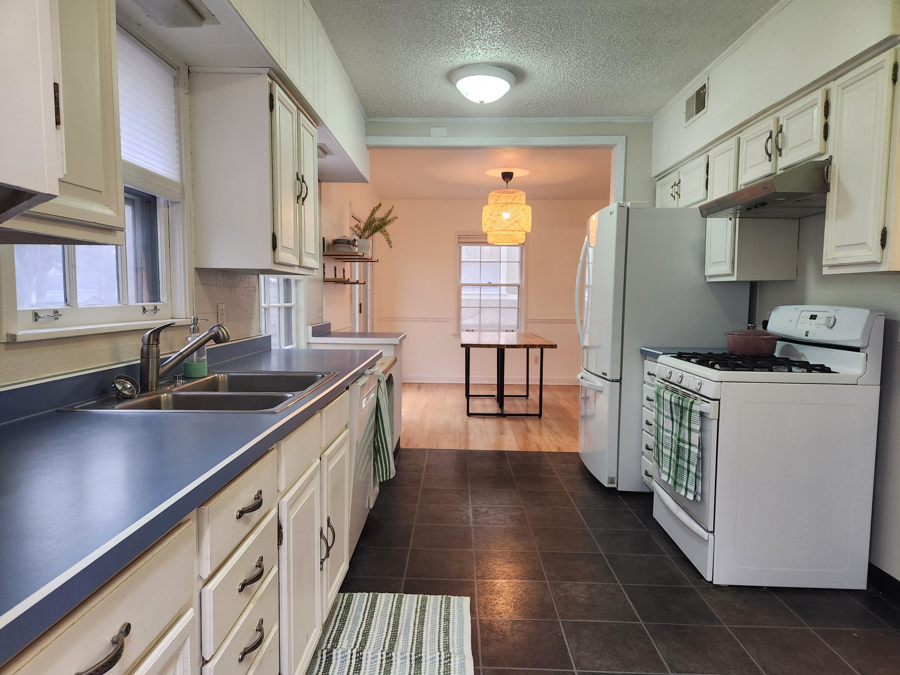 1005 42nd Street