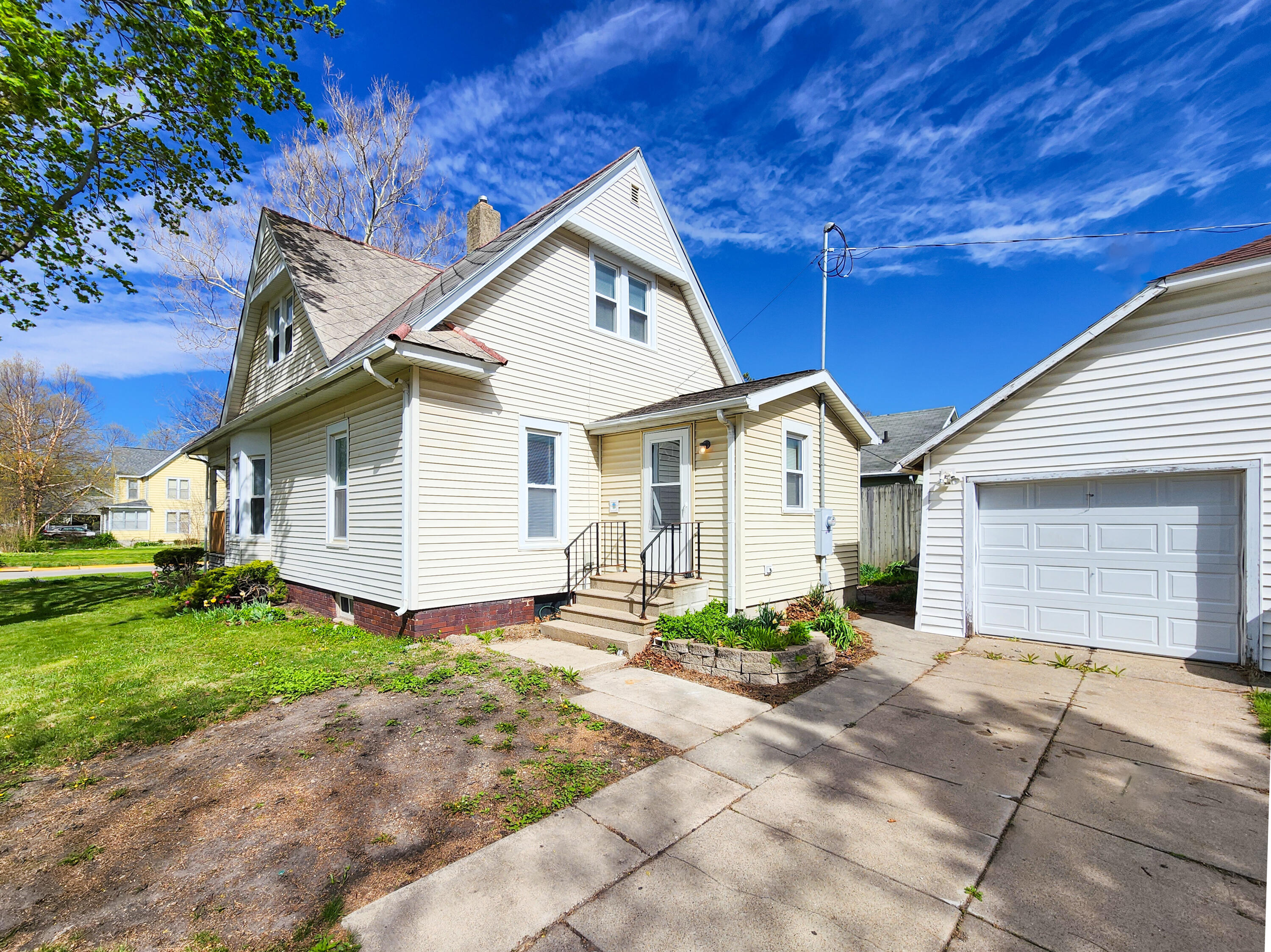 404 Cedar Street