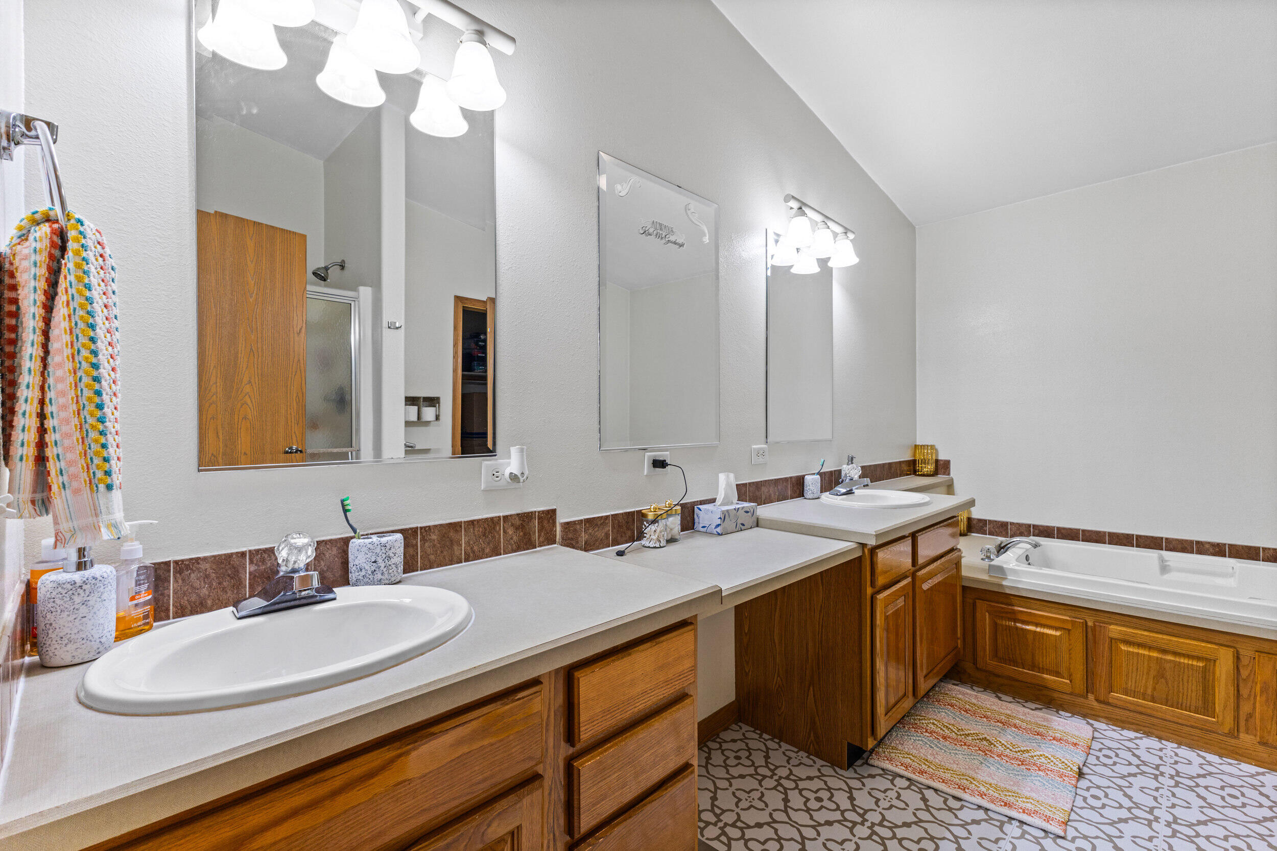 229 W 16th Street