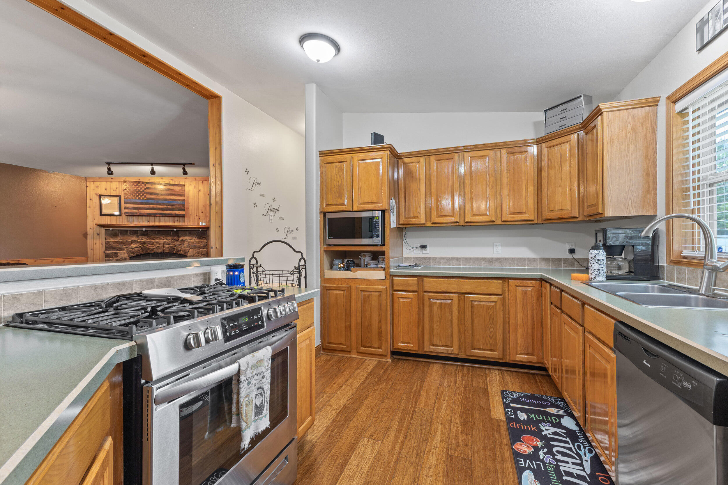 229 W 16th Street