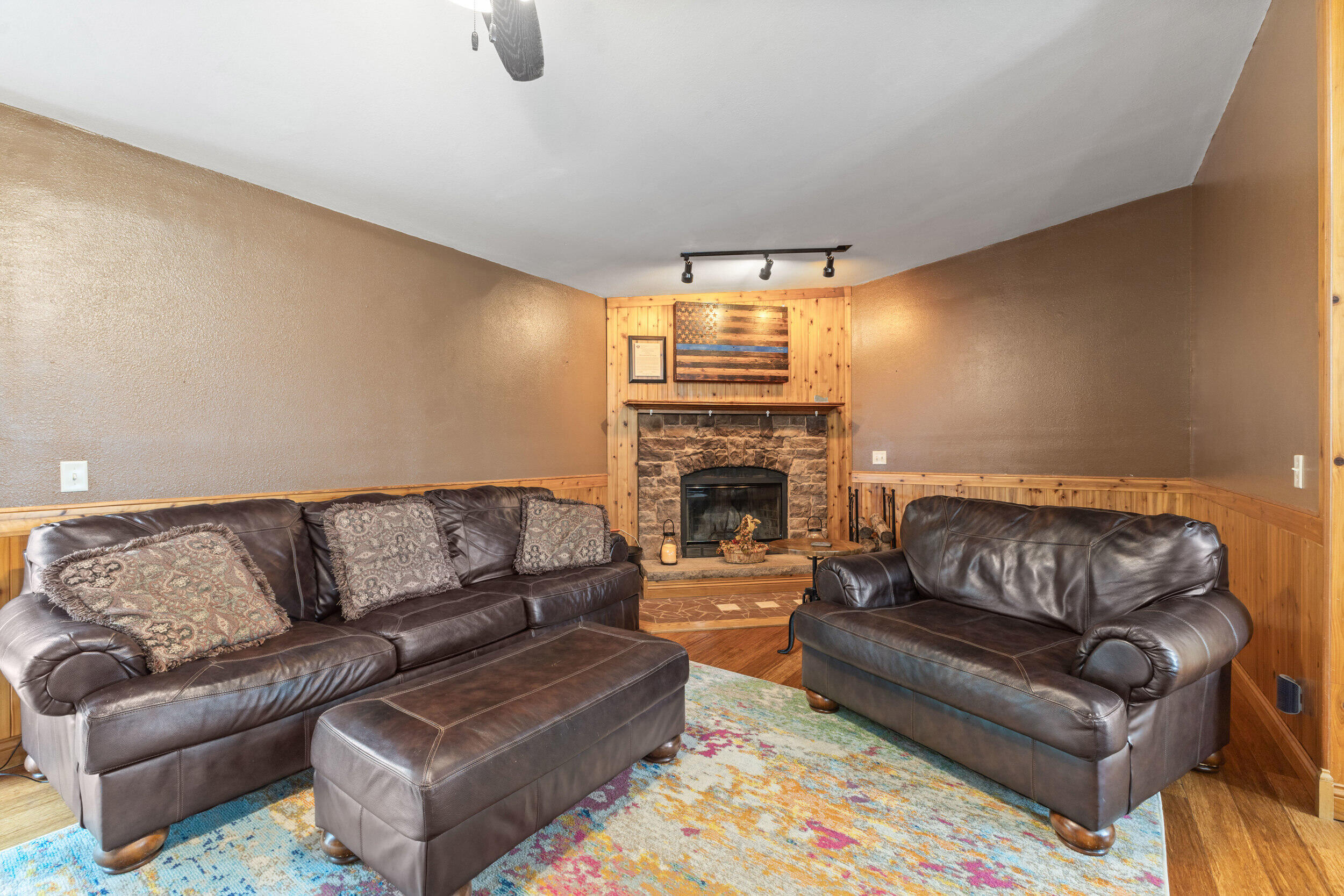 229 W 16th Street