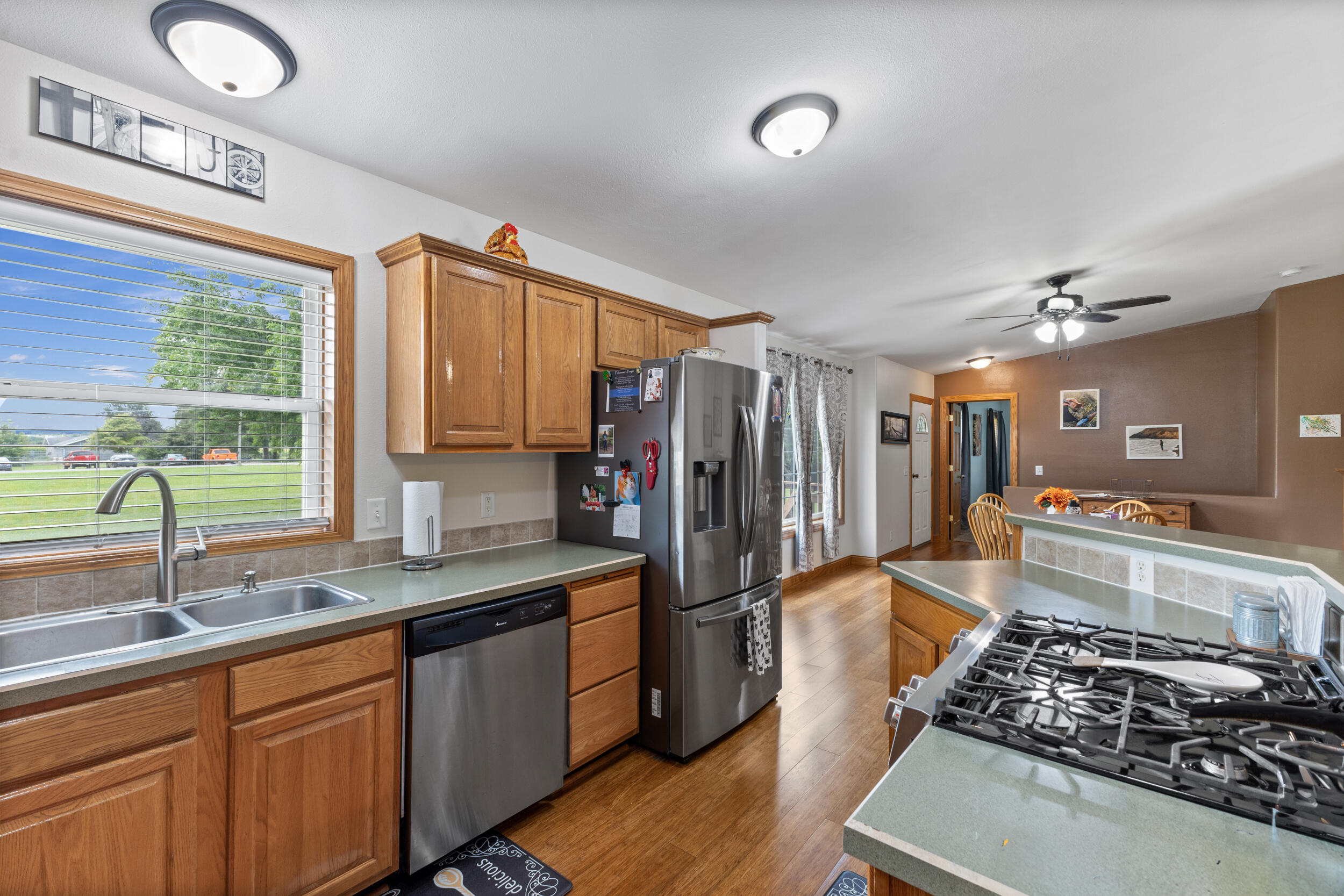 229 W 16th Street
