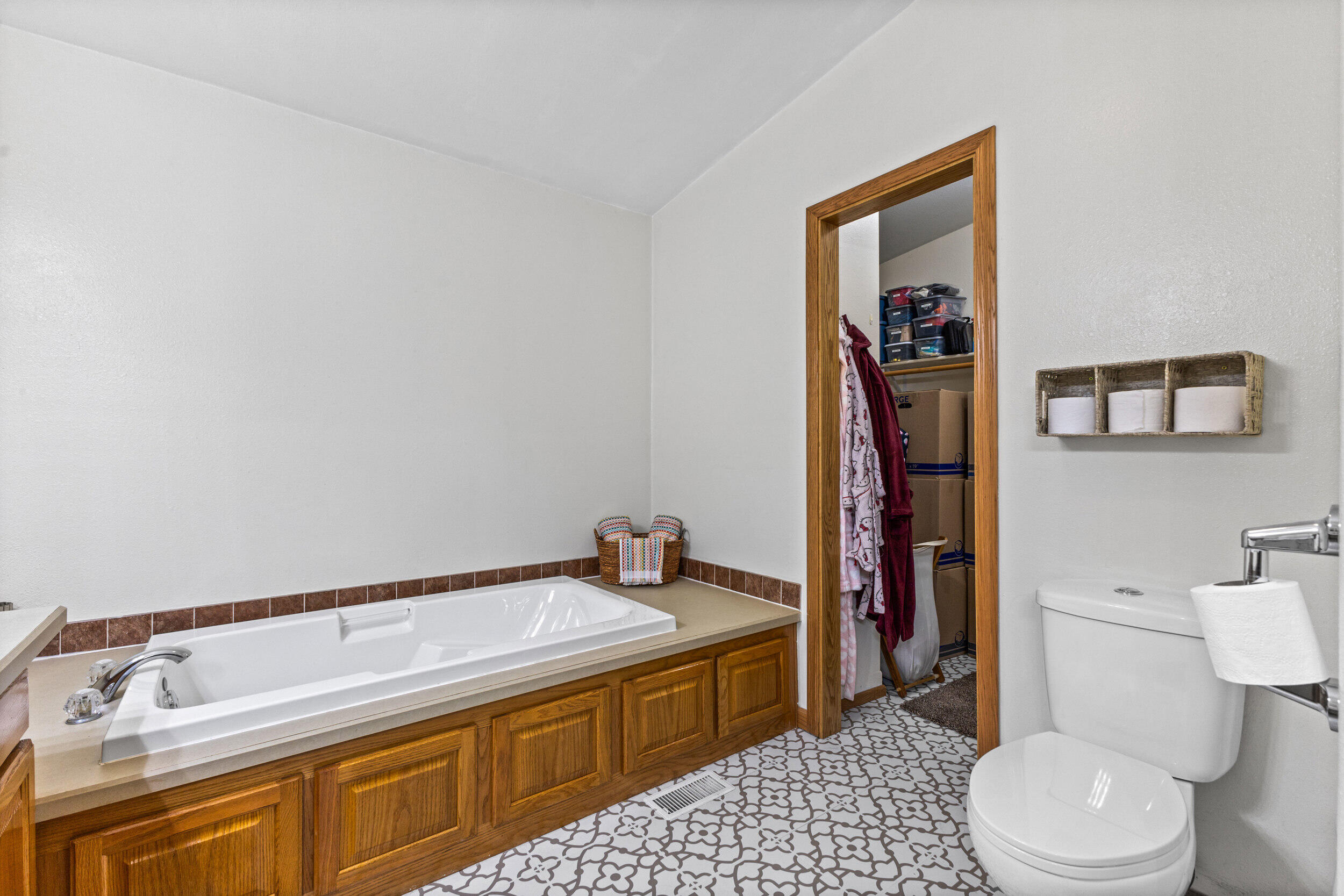 229 W 16th Street