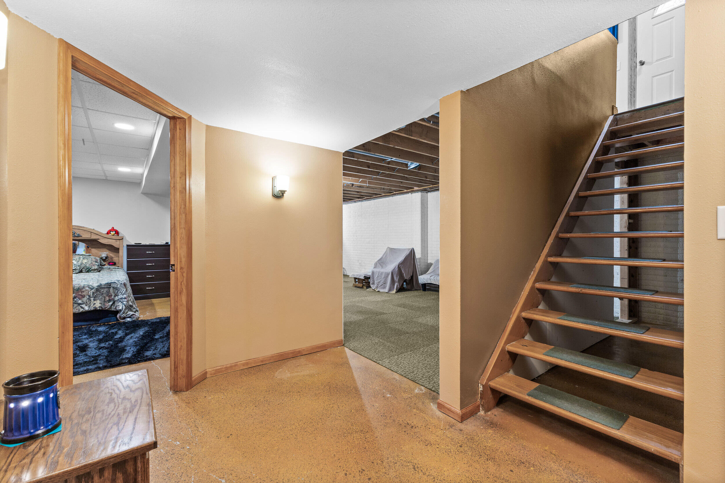 229 W 16th Street