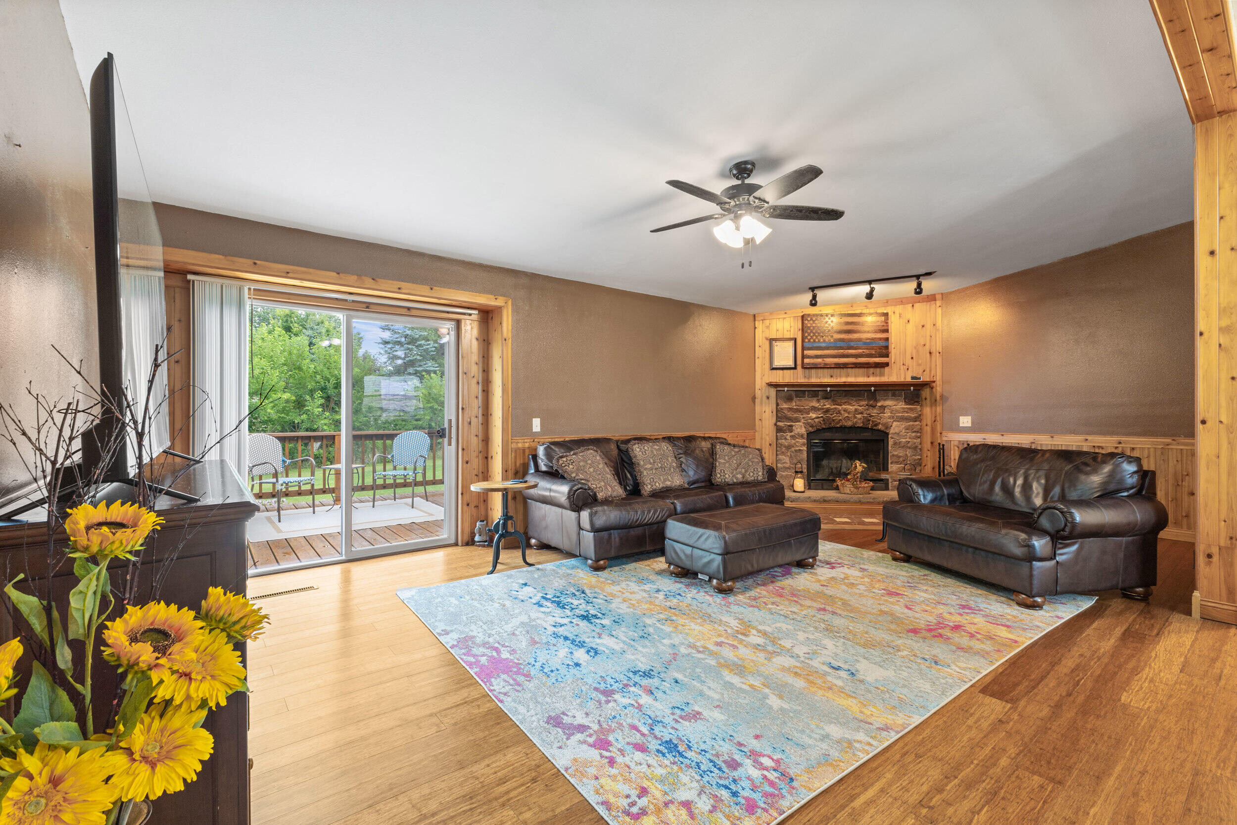 229 W 16th Street