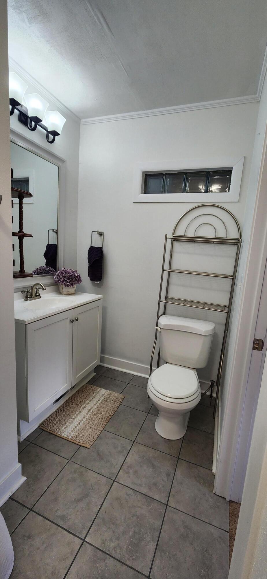 525 W 5th Street
