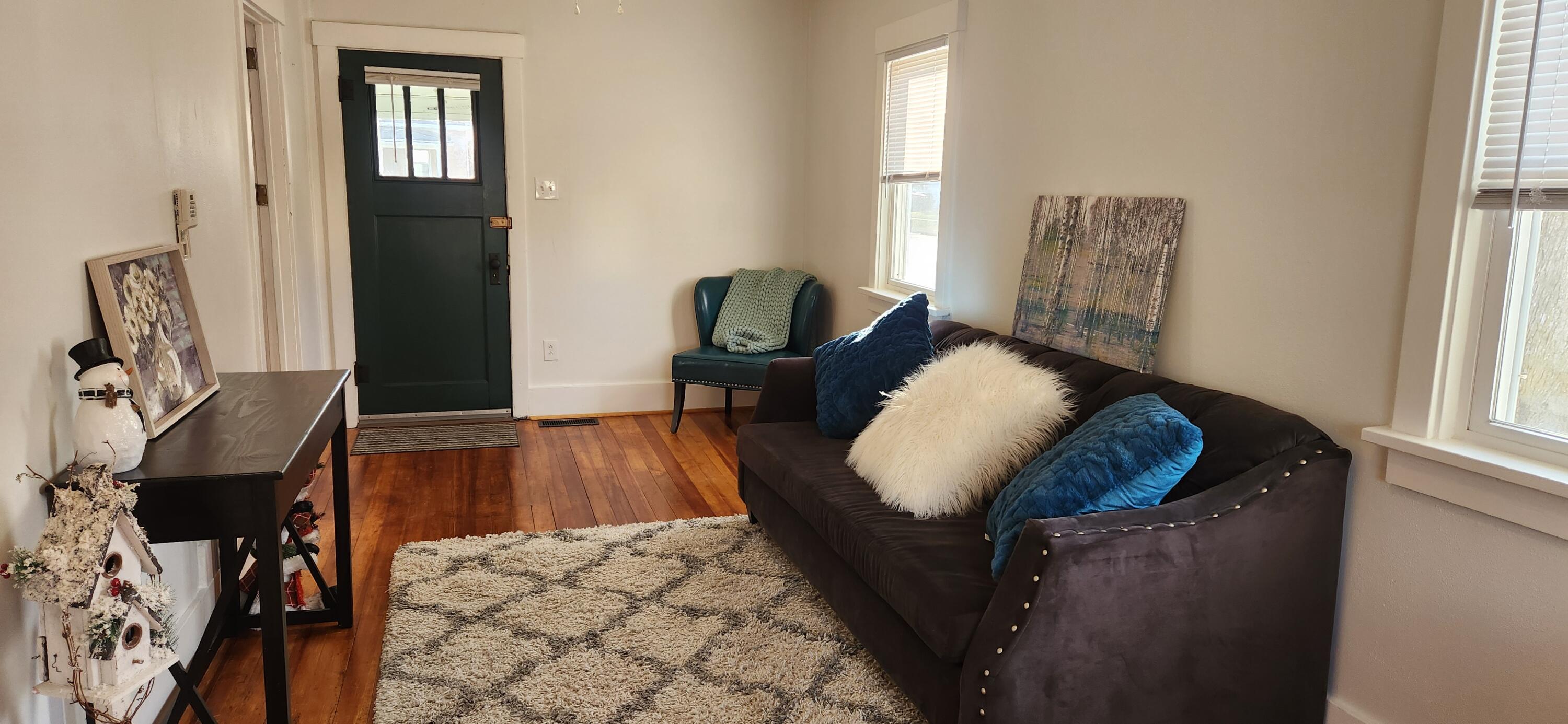 525 W 5th Street
