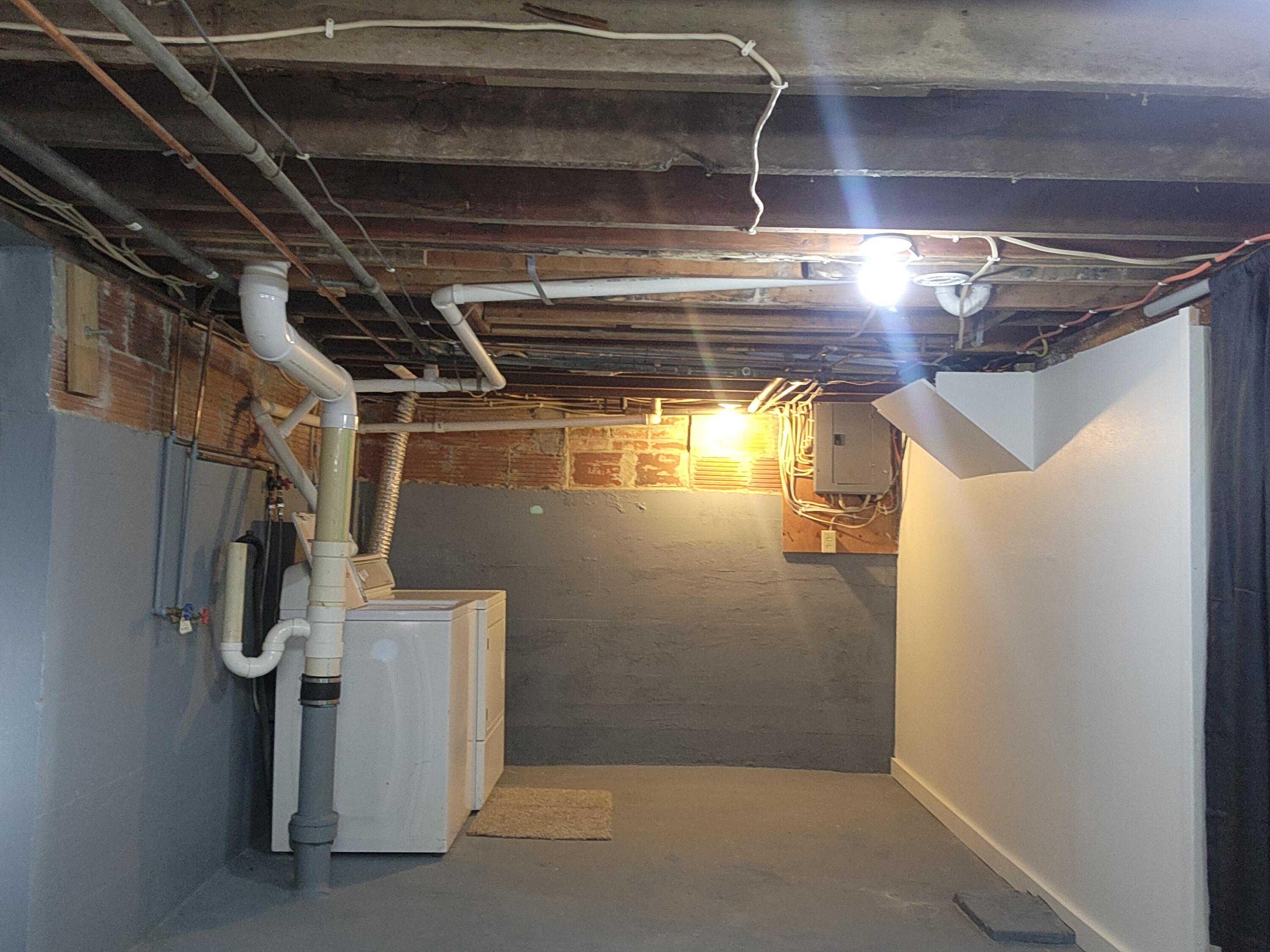 525 W 5th Street
