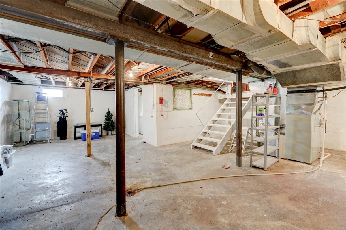 1303 W 2nd Street