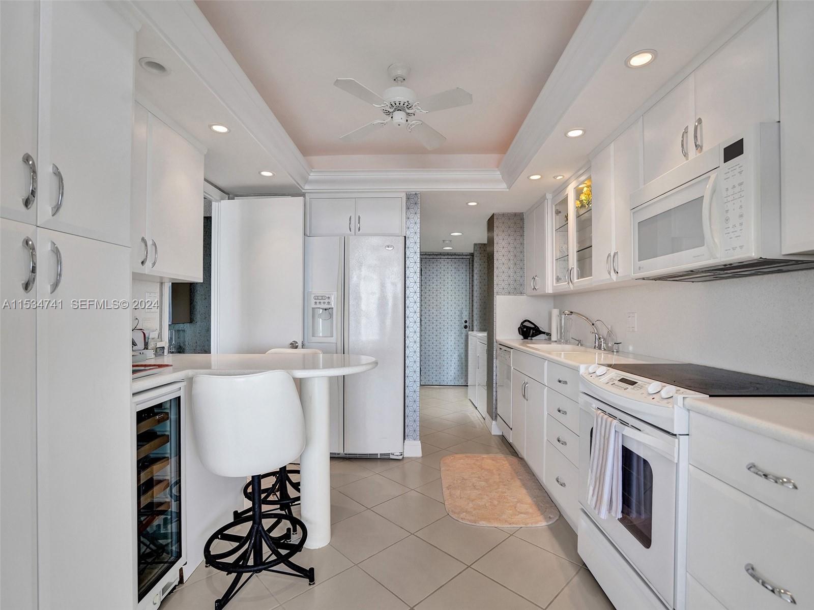 2200 S Ocean Lane 508