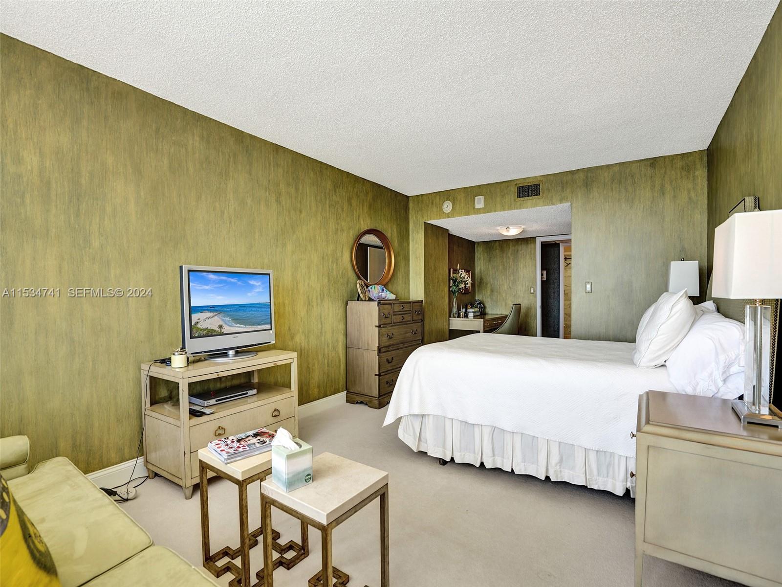 2200 S Ocean Lane 508