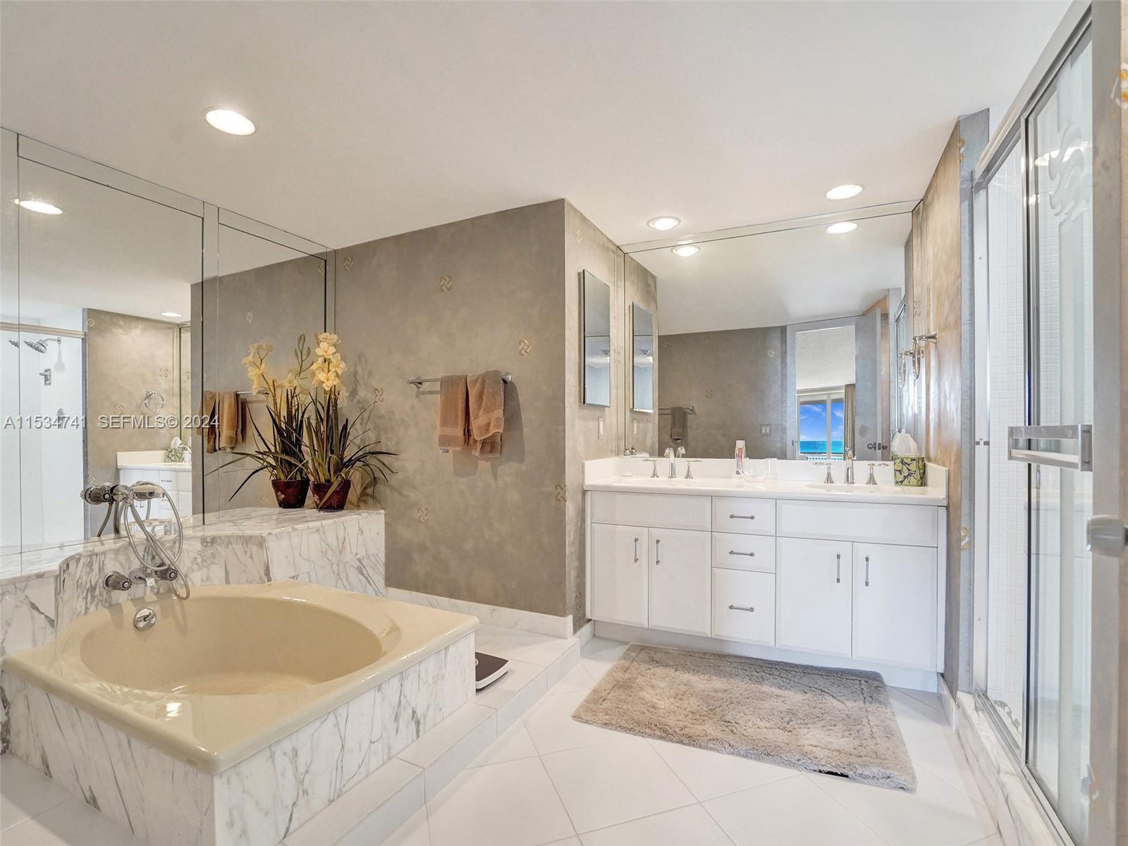 2200 S Ocean Lane 508