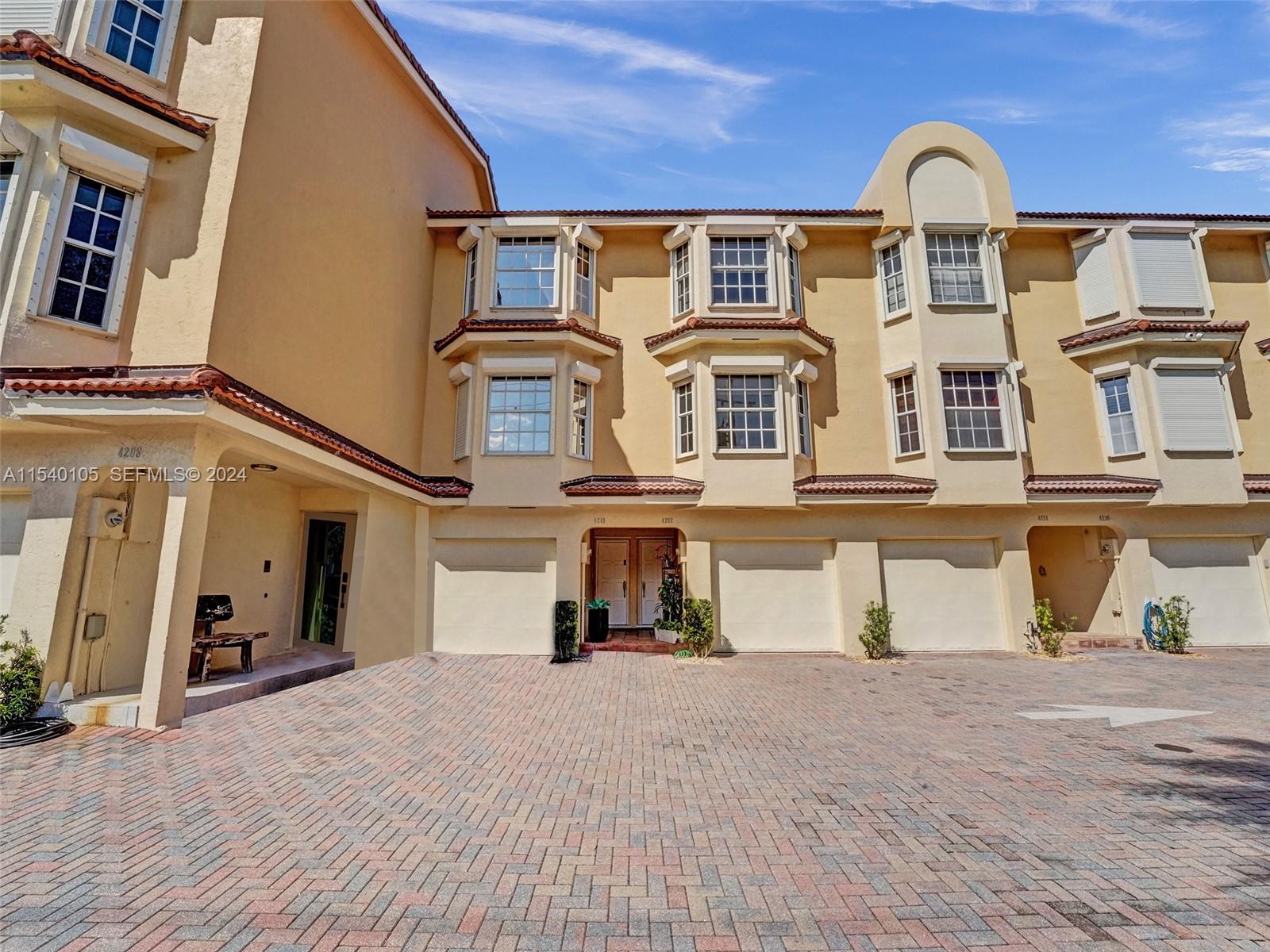 4212 N Ocean Drive