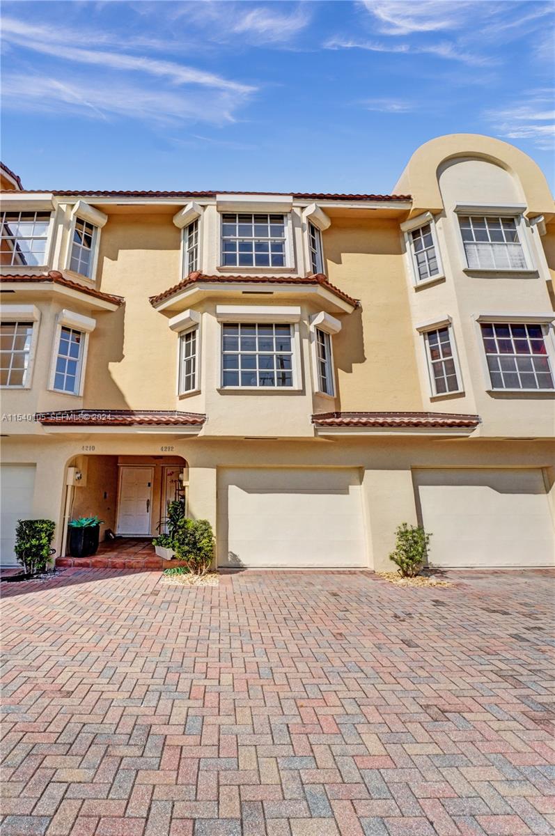 4212 N Ocean Drive