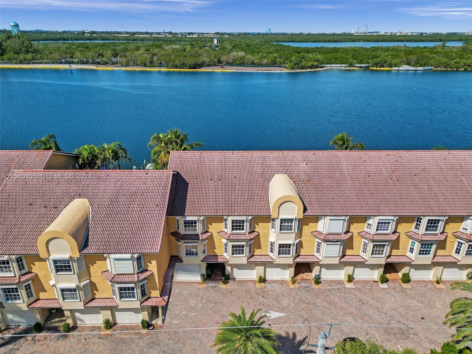 4212 N Ocean Drive