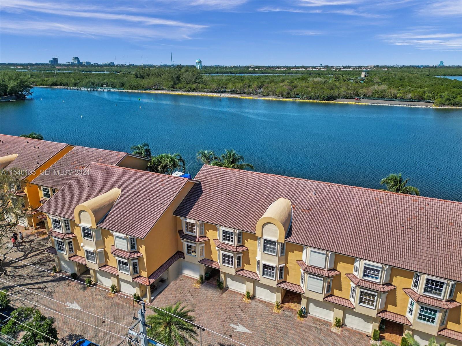 4212 N Ocean Drive