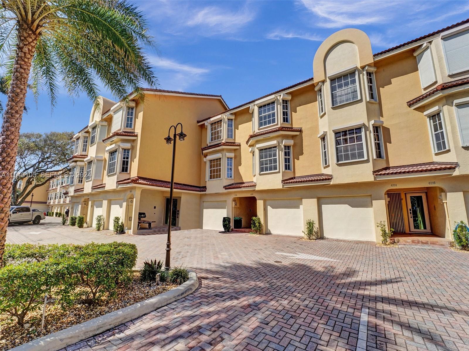 4212 N Ocean Drive
