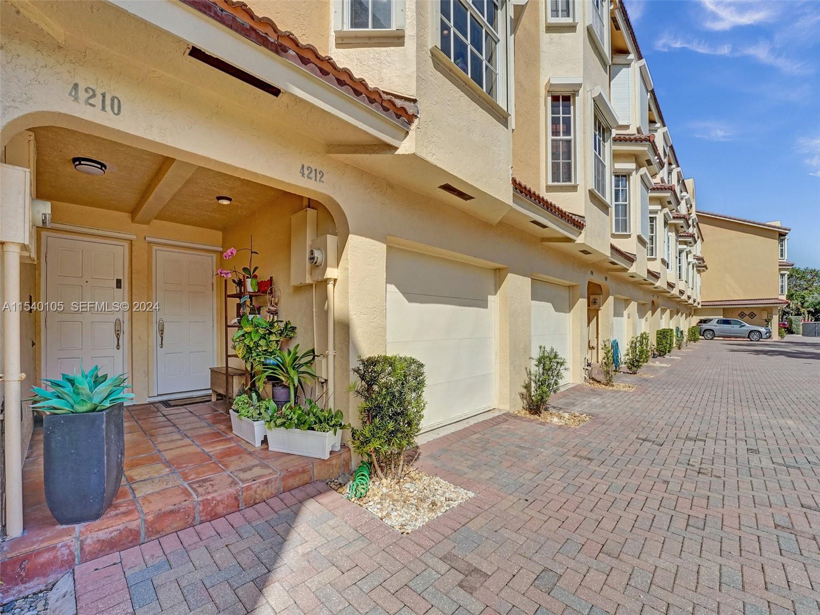 4212 N Ocean Drive