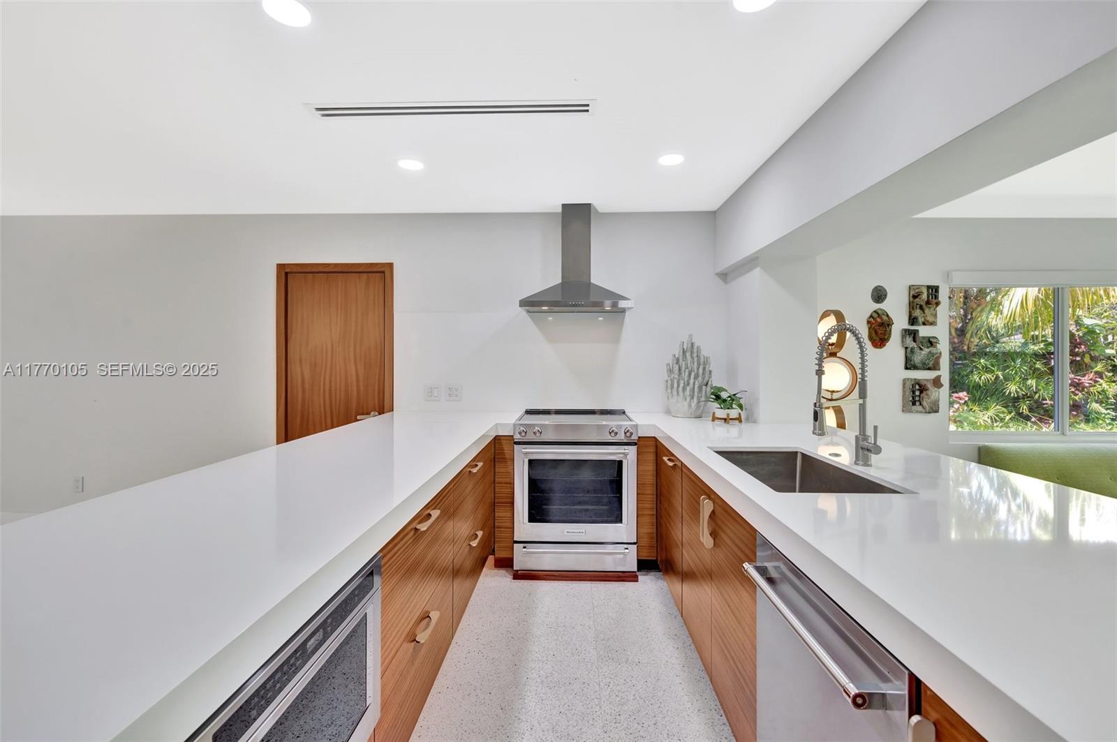 6780 Orchid Drive