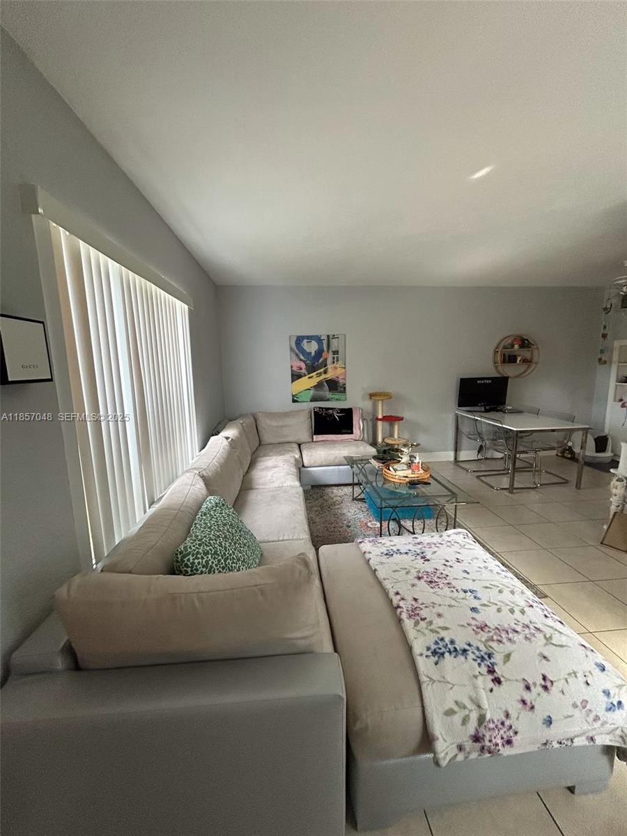 1412 NE 12th Street 1412