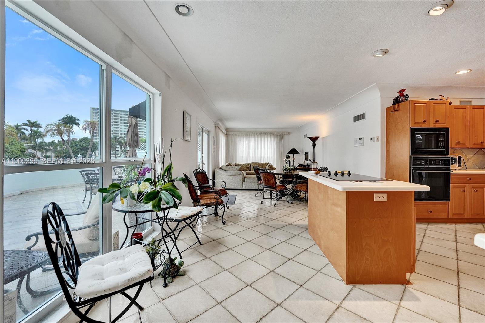2889 NE 35th Street