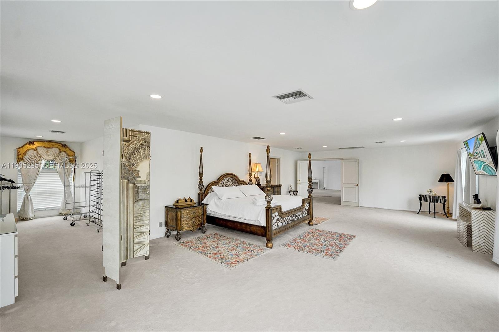 2889 NE 35th Street